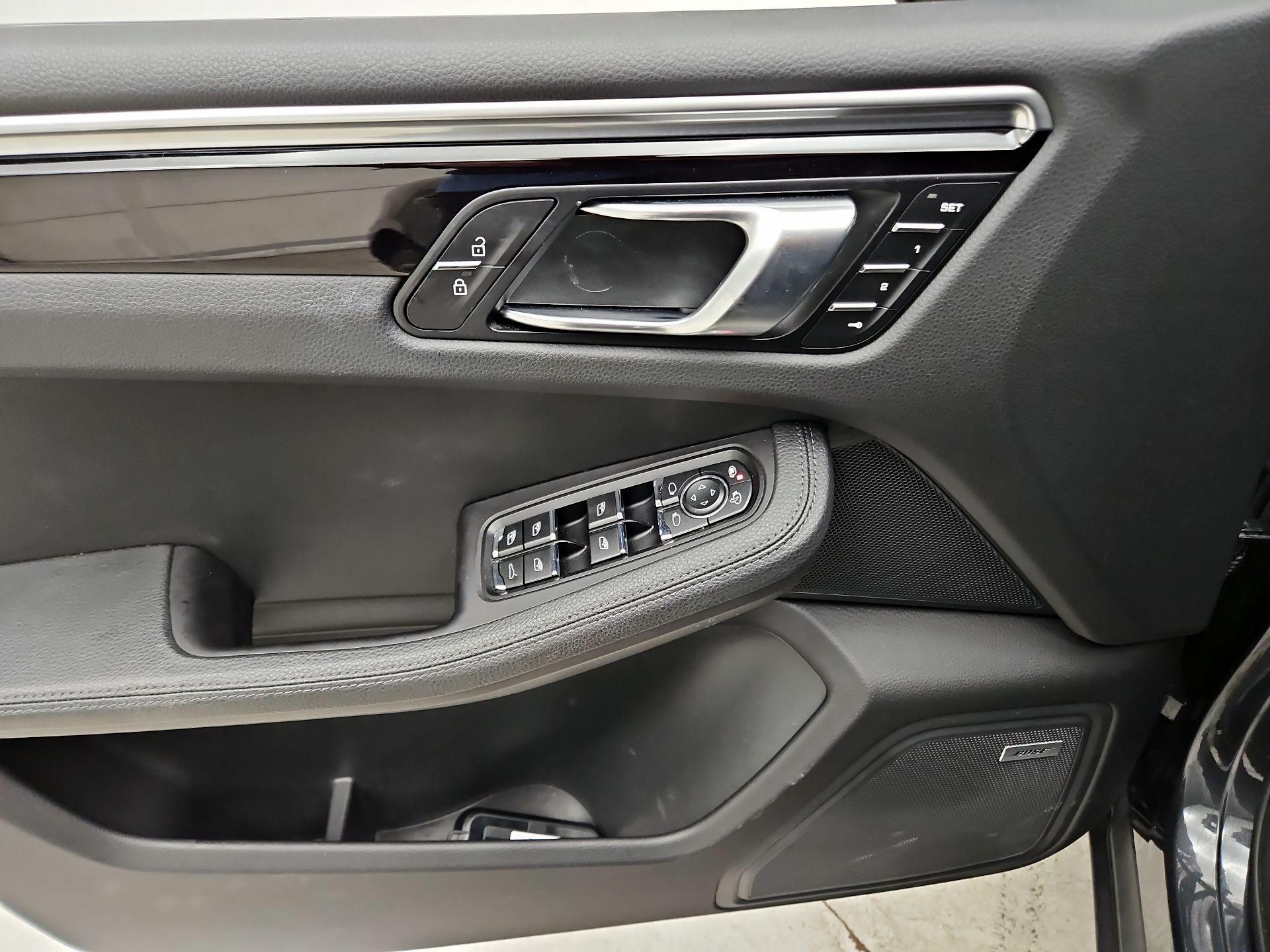 Thumbnail: 2021 Porsche Macan - 12