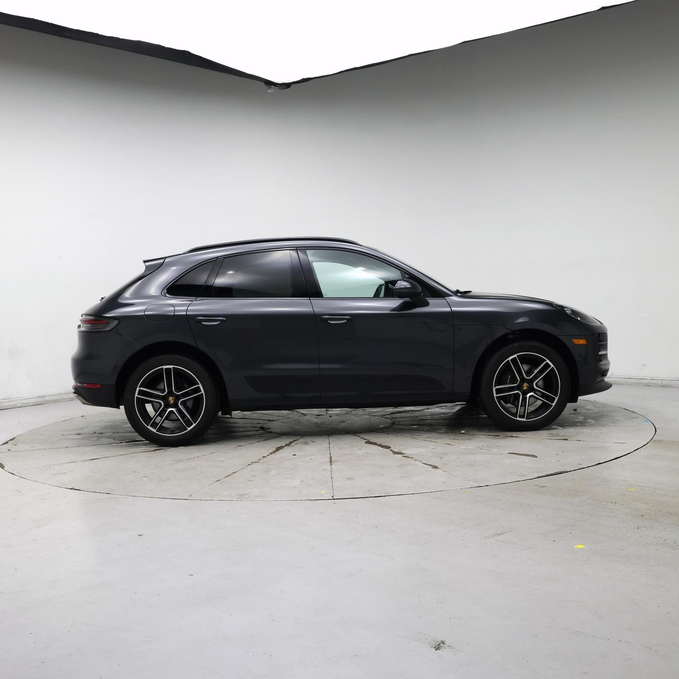 Thumbnail: 2021 Porsche Macan - 7