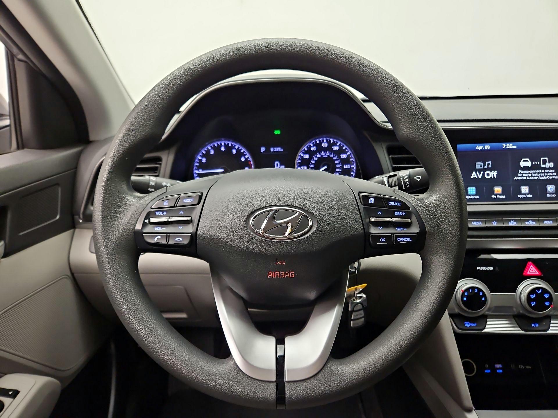 Thumbnail: 2019 Hyundai Elantra - 10