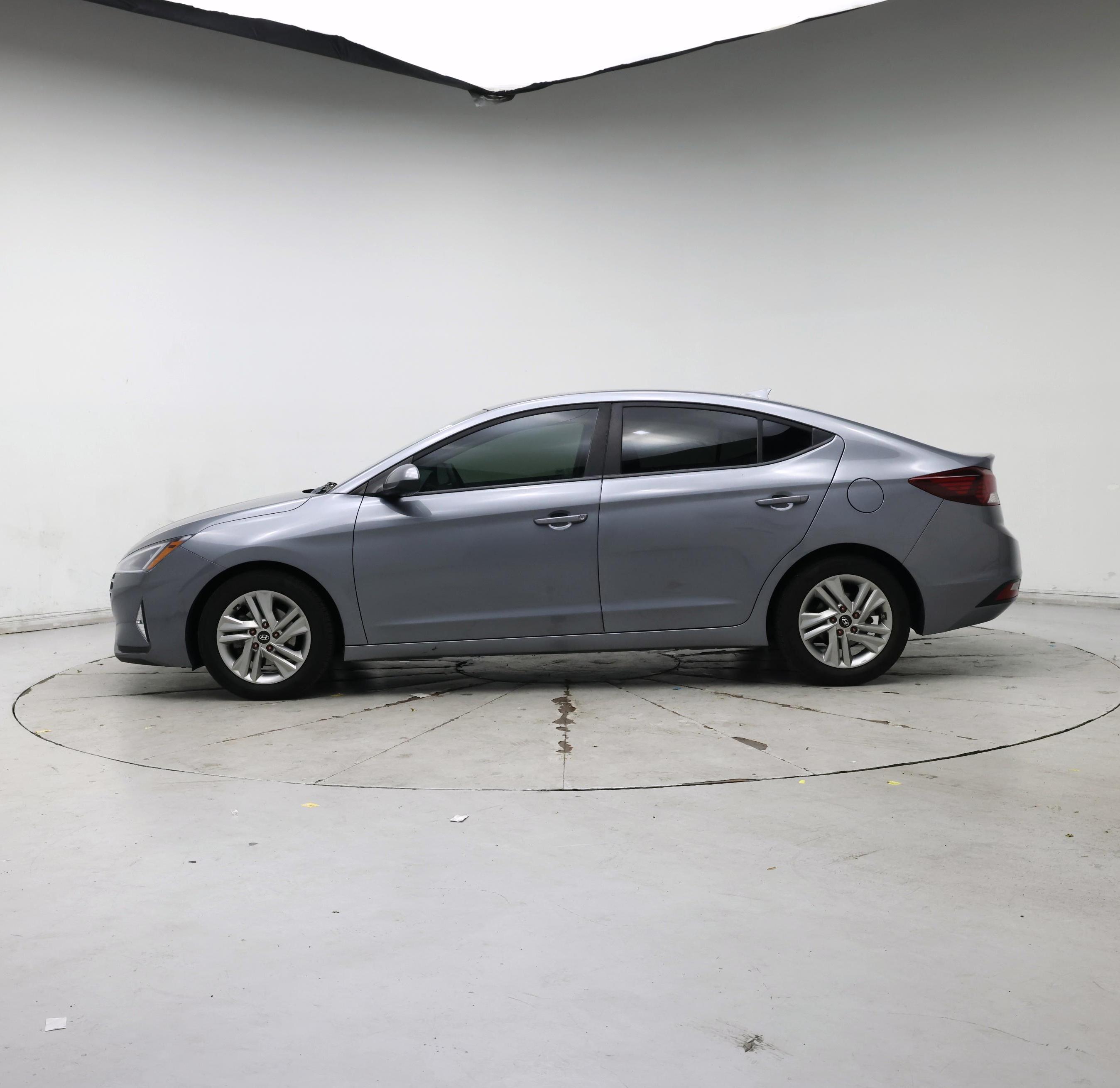 Thumbnail: 2019 Hyundai Elantra - 3