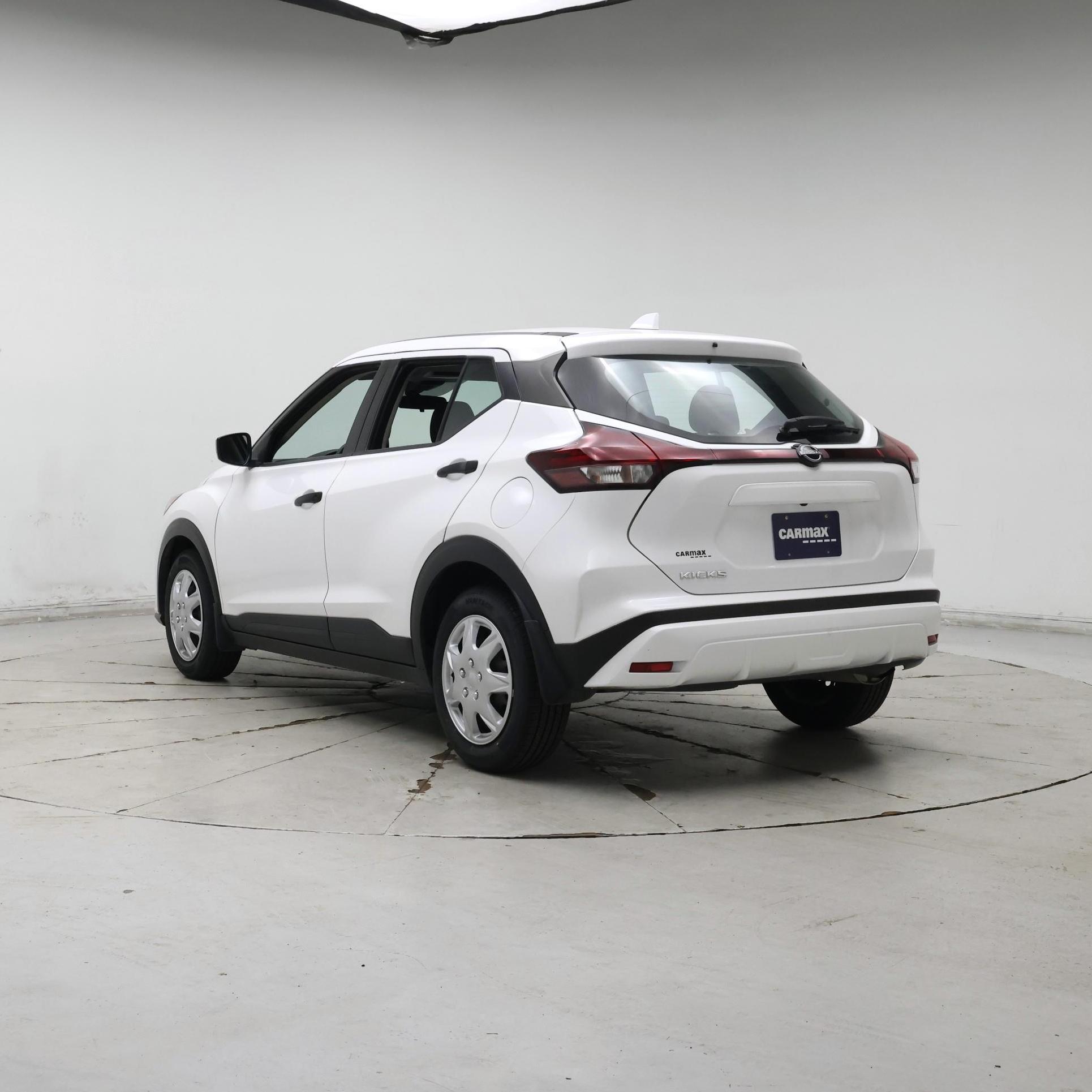 Thumbnail: 2023 Nissan Kicks - 2