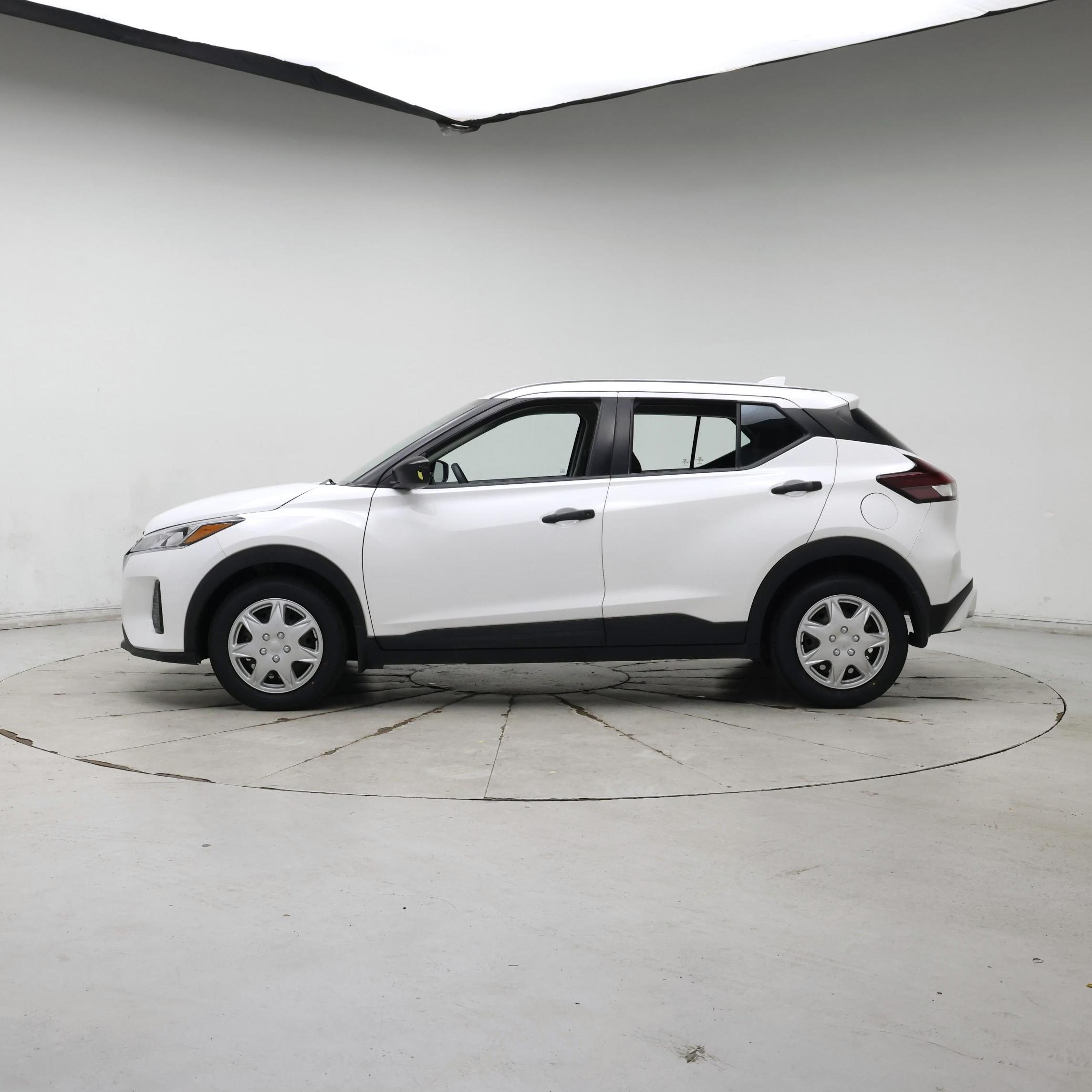 Thumbnail: 2023 Nissan Kicks - 3