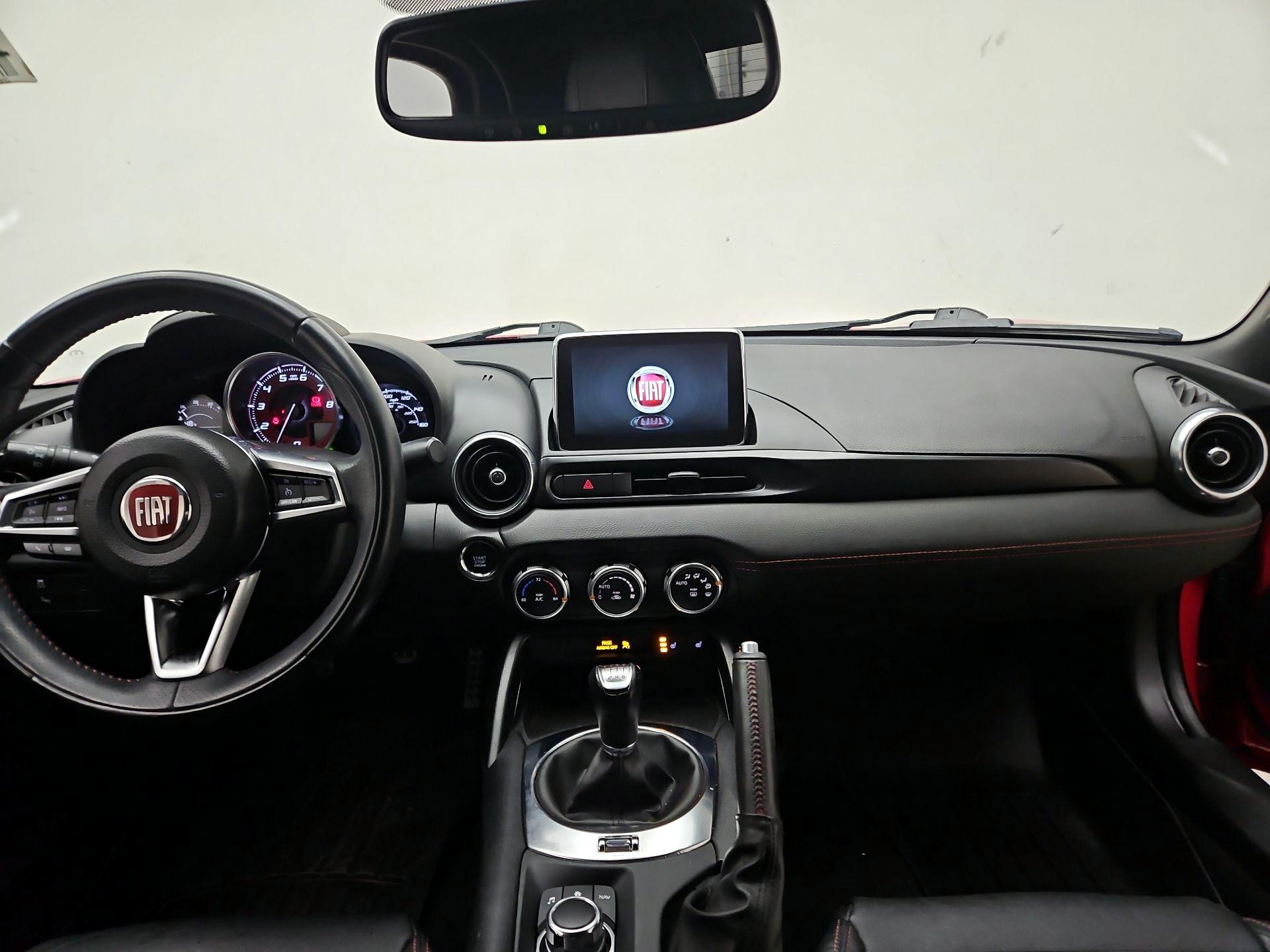 Thumbnail: 2018 Fiat 124 Spider - 9