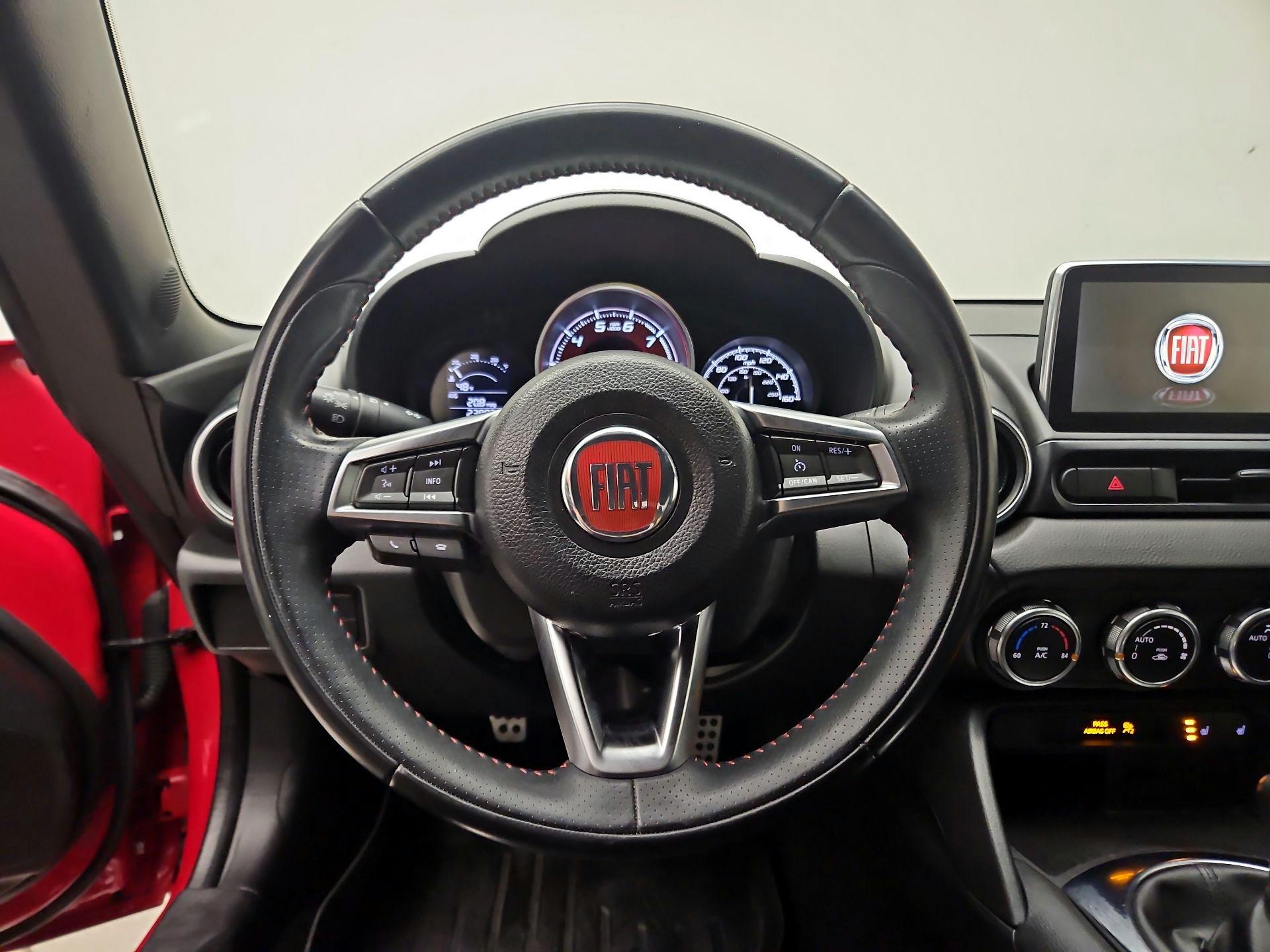Thumbnail: 2018 Fiat 124 Spider - 10