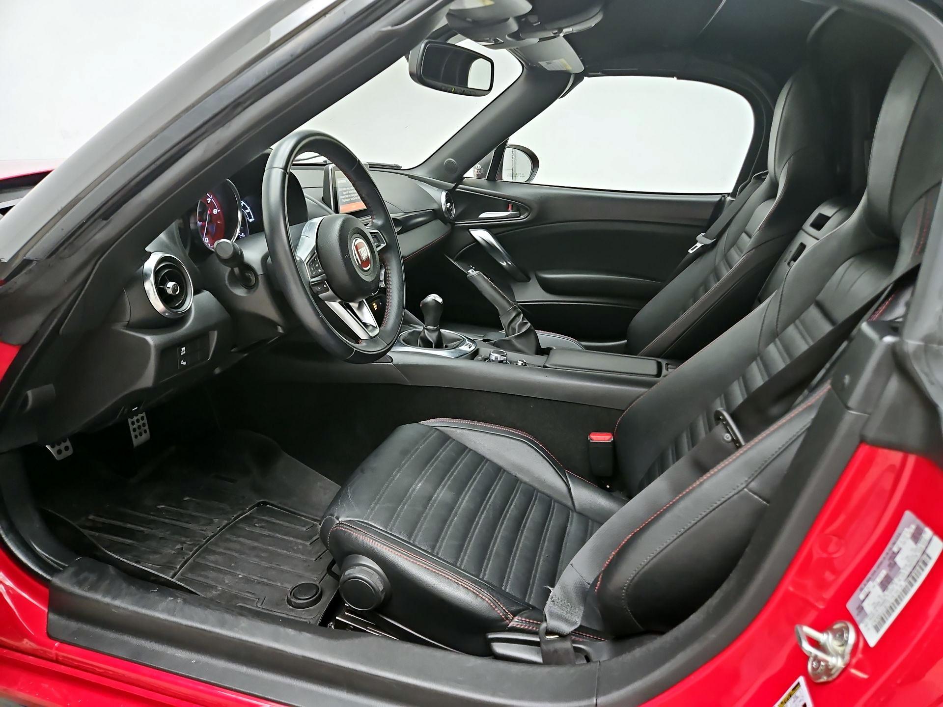 Thumbnail: 2018 Fiat 124 Spider - 11