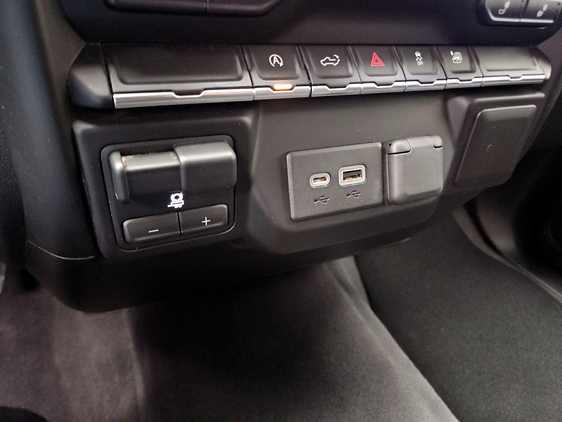 Thumbnail: 2019 Chevrolet Silverado 1500 - 18