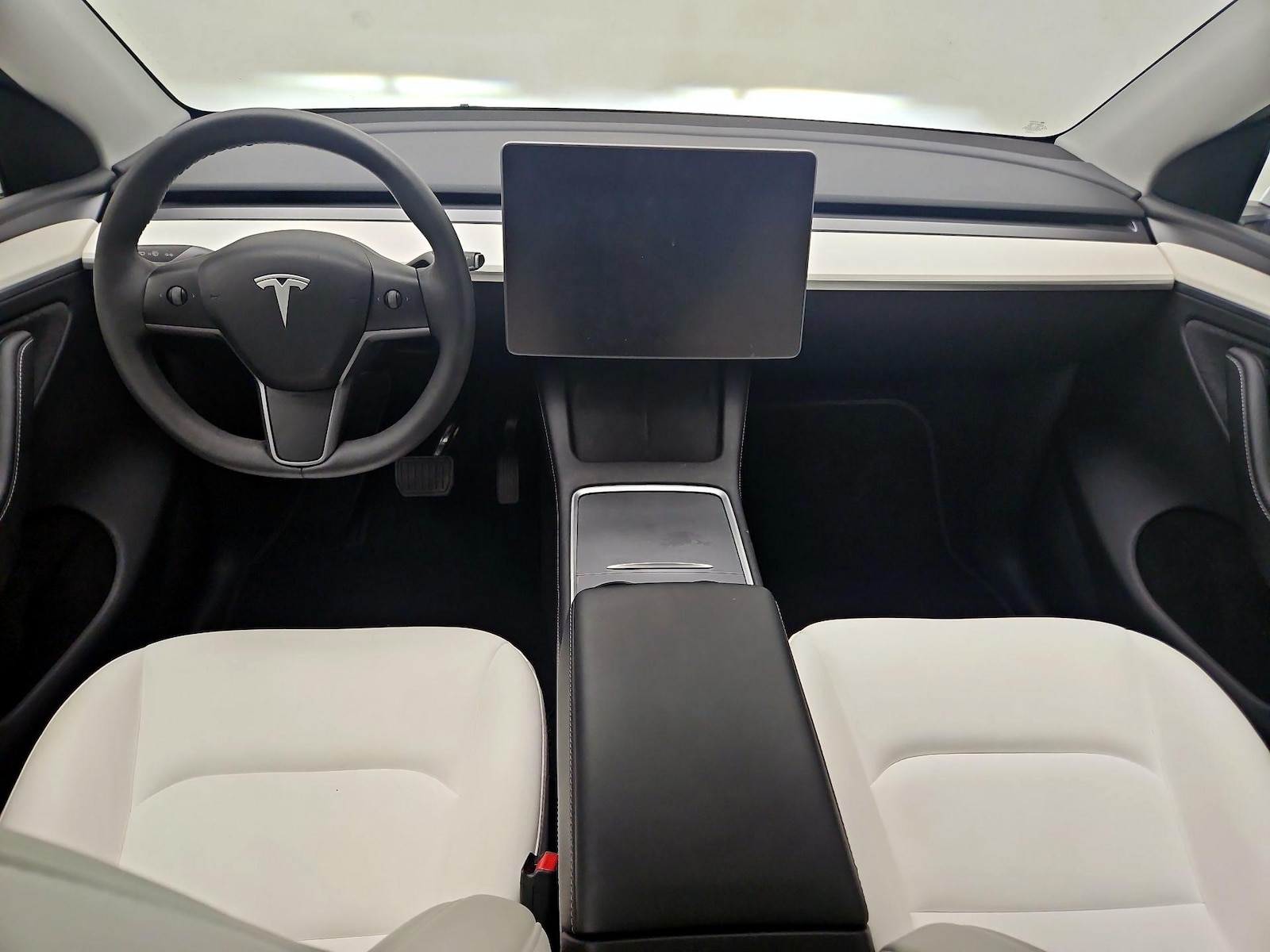 2024 Tesla Model Y Long Range - Photo 10