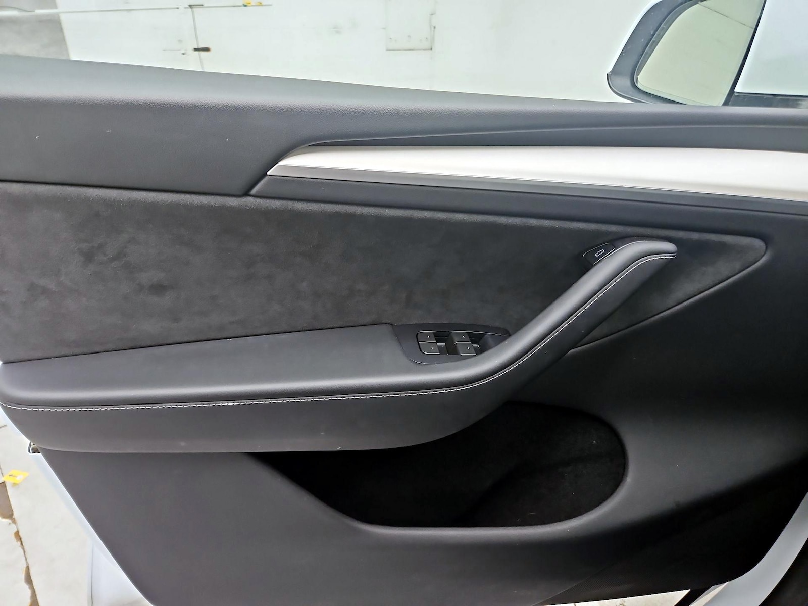 2024 Tesla Model Y Long Range - Photo 13