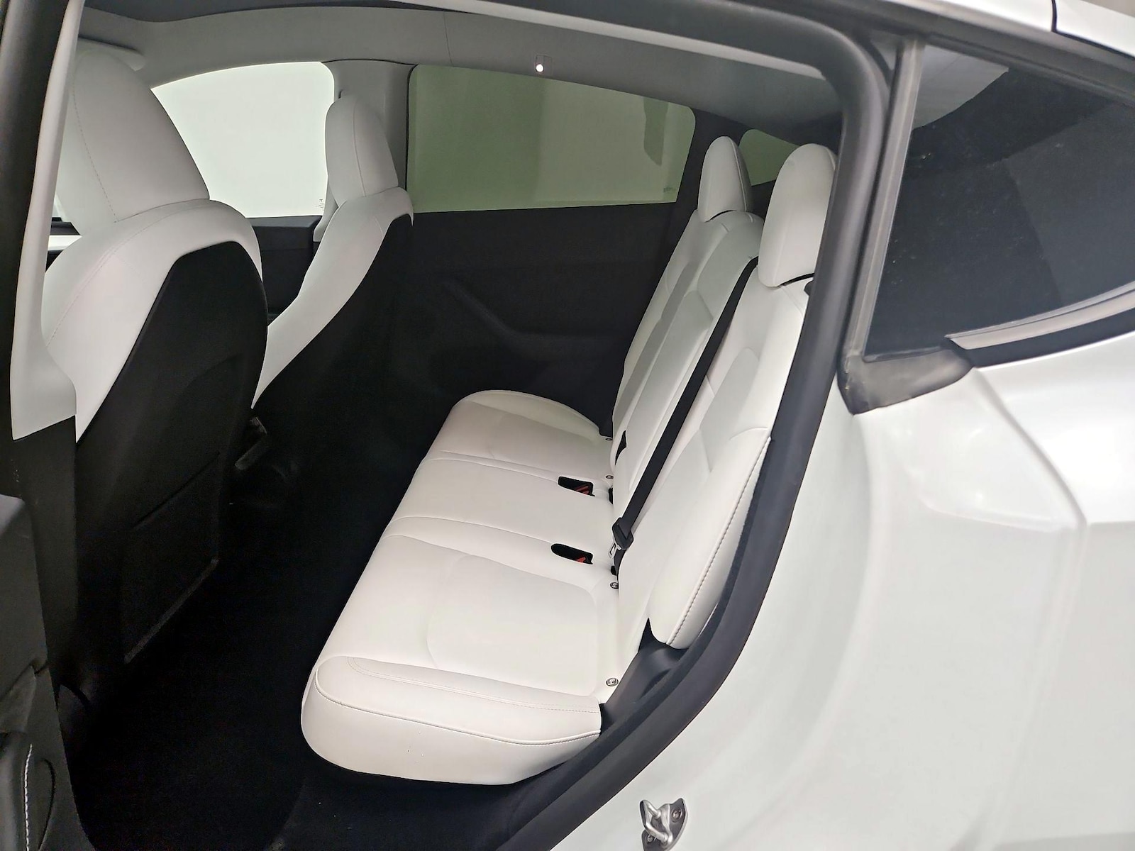 2024 Tesla Model Y Long Range - Photo 20