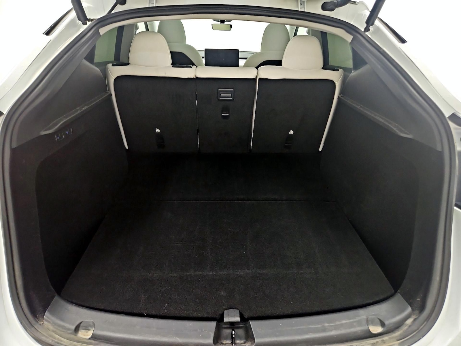 2024 Tesla Model Y Long Range - Photo 21
