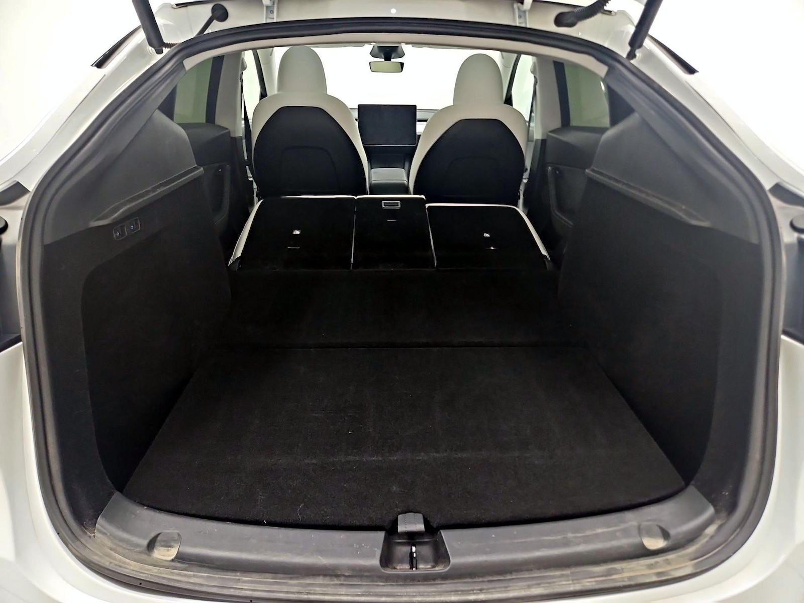 2024 Tesla Model Y Long Range - Photo 22