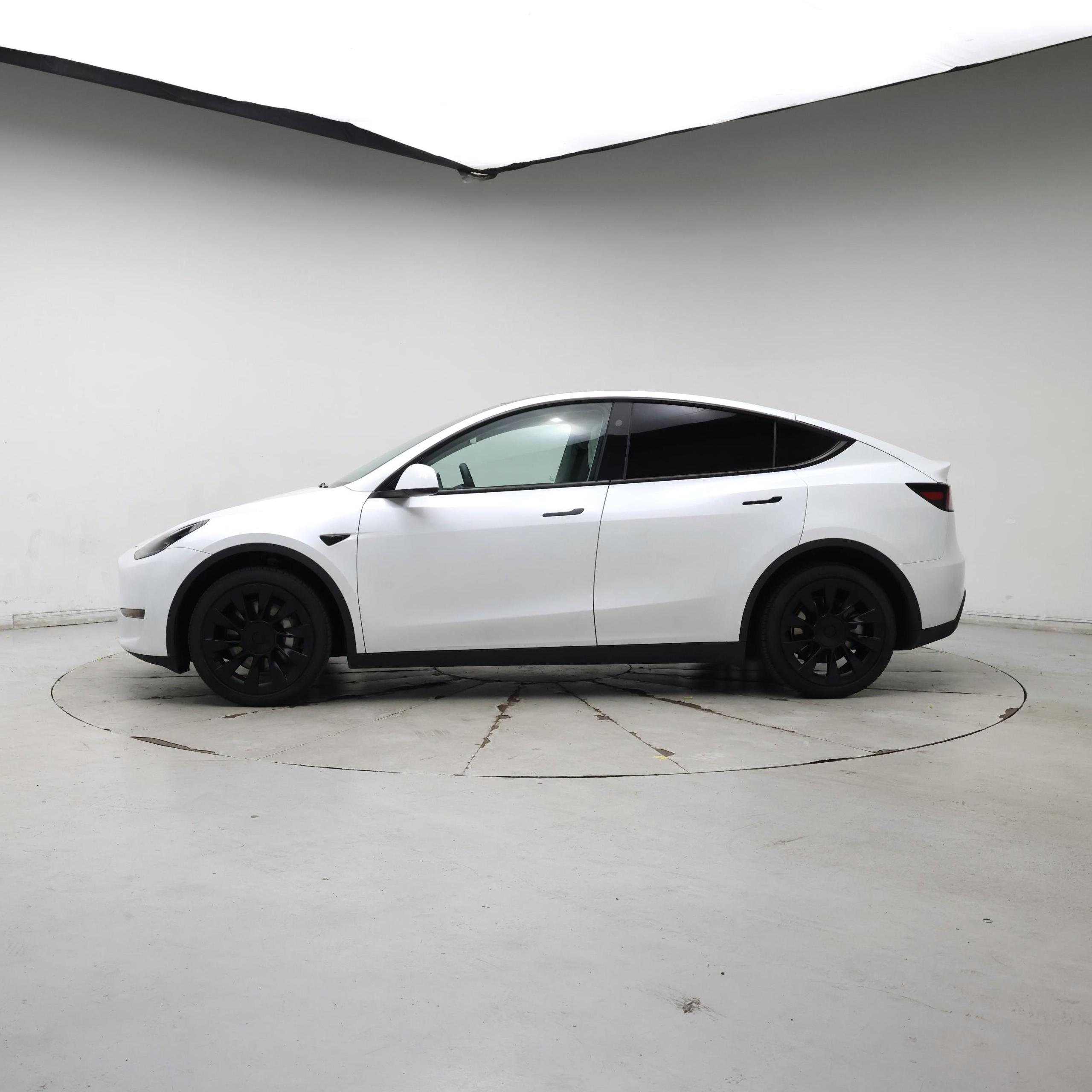 Thumbnail: 2024 Tesla Model Y - 3