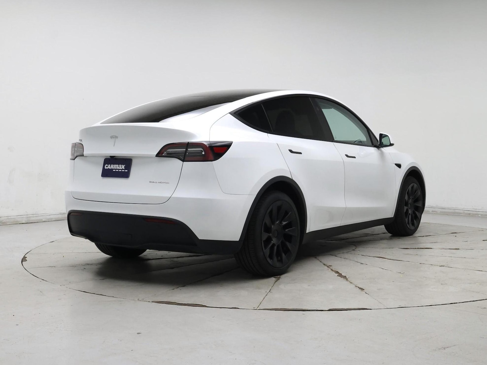 2024 Tesla Model Y Long Range - Photo 9