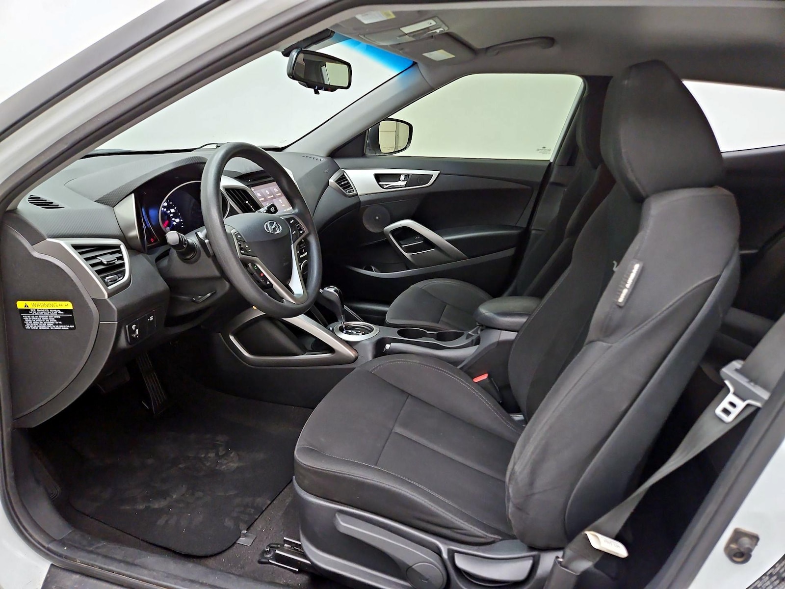 2014 Hyundai Veloster Base - Photo 12