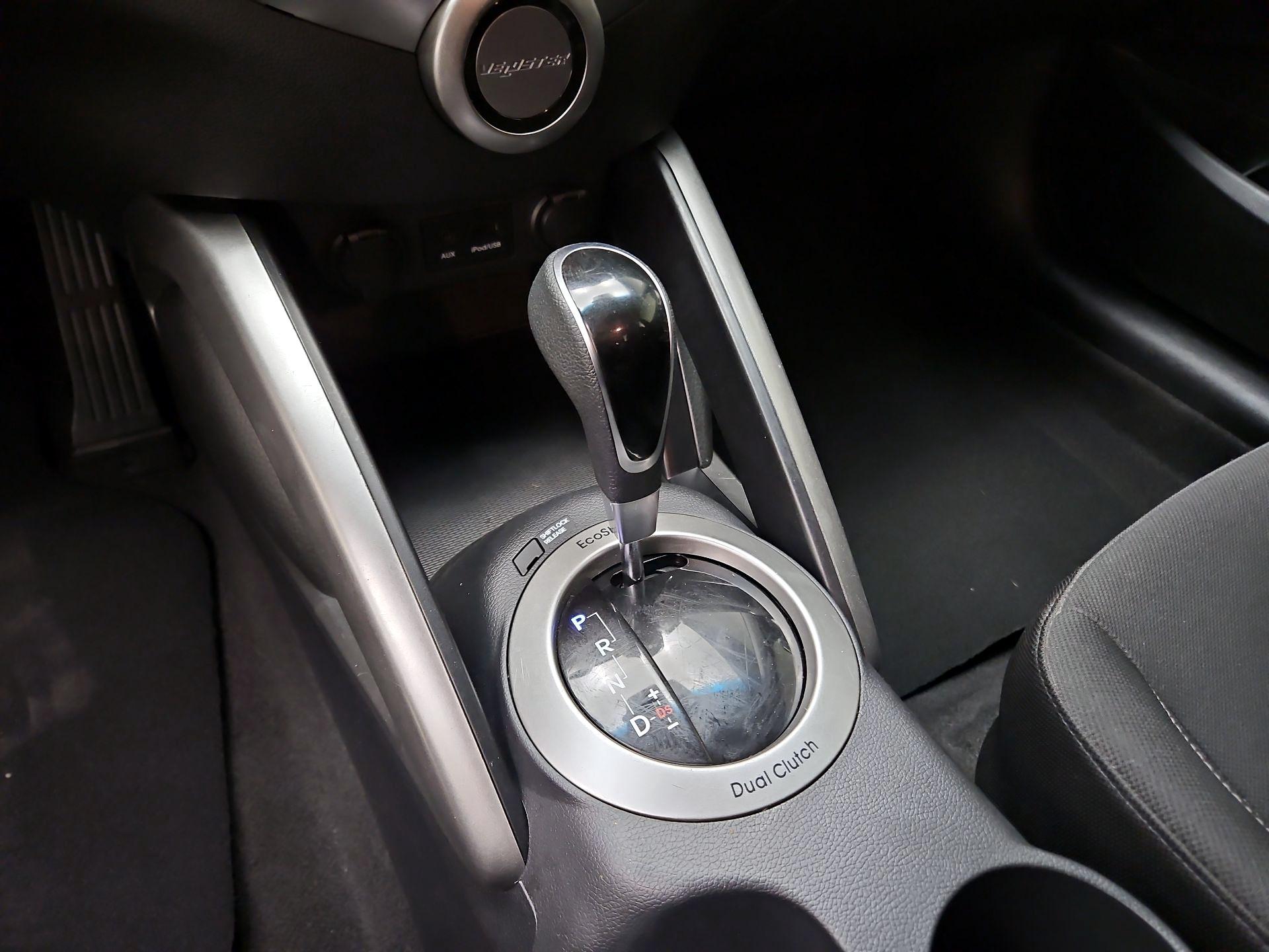 Thumbnail: 2014 Hyundai Veloster - 17
