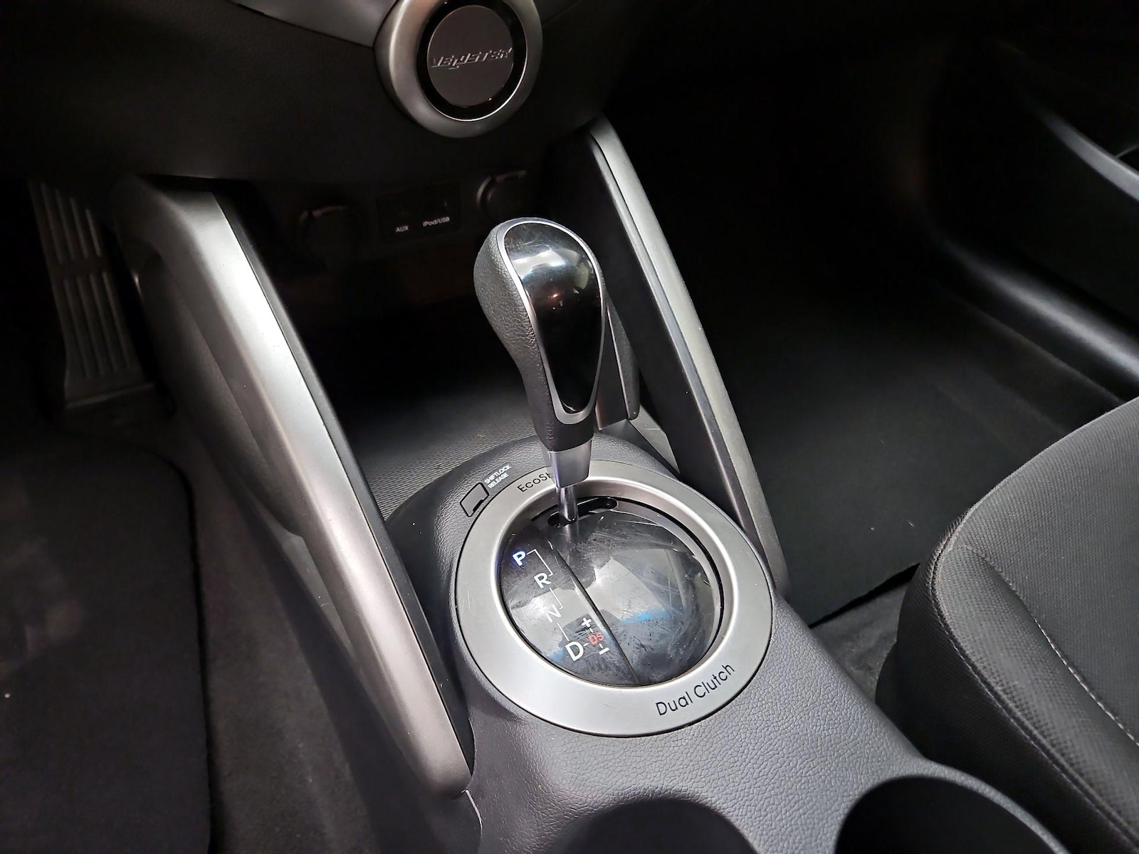 2014 Hyundai Veloster Base - Photo 18