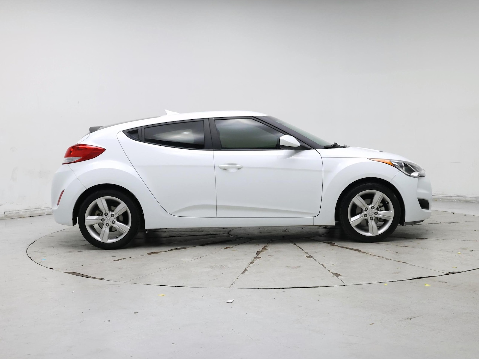 2014 Hyundai Veloster Base - Photo 8