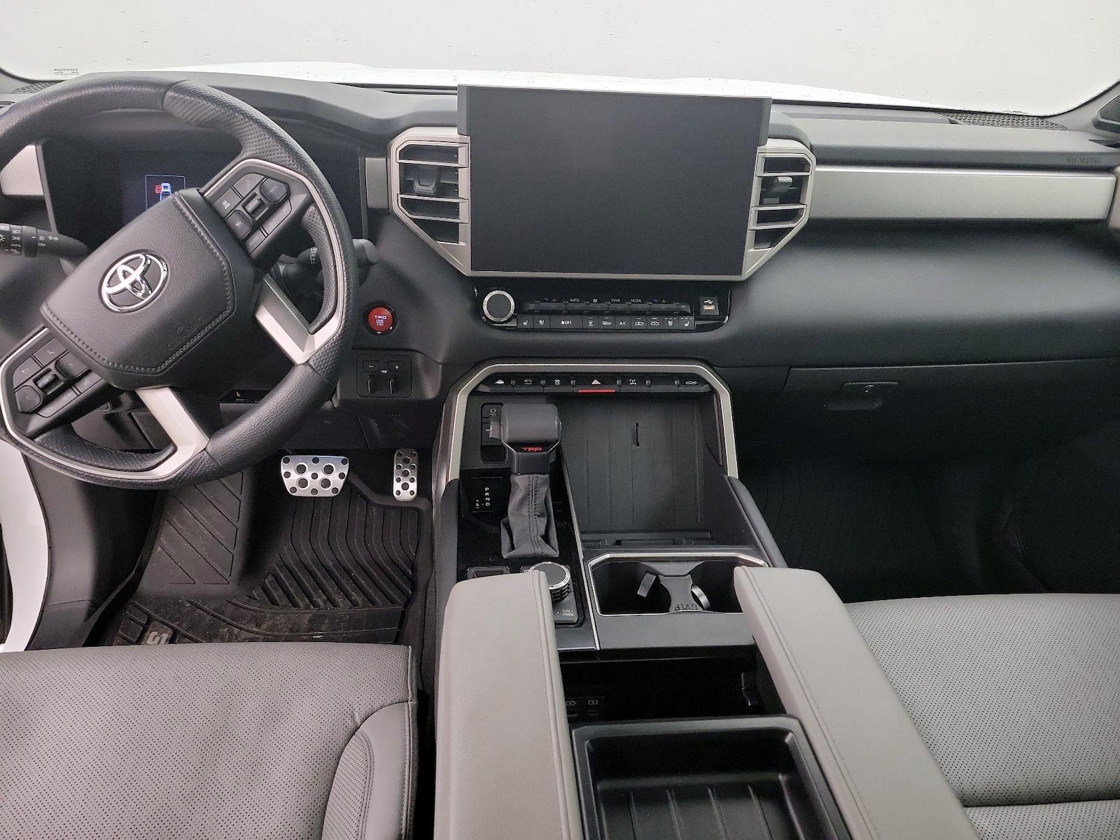 2025 Toyota Tundra Limited - Photo 10