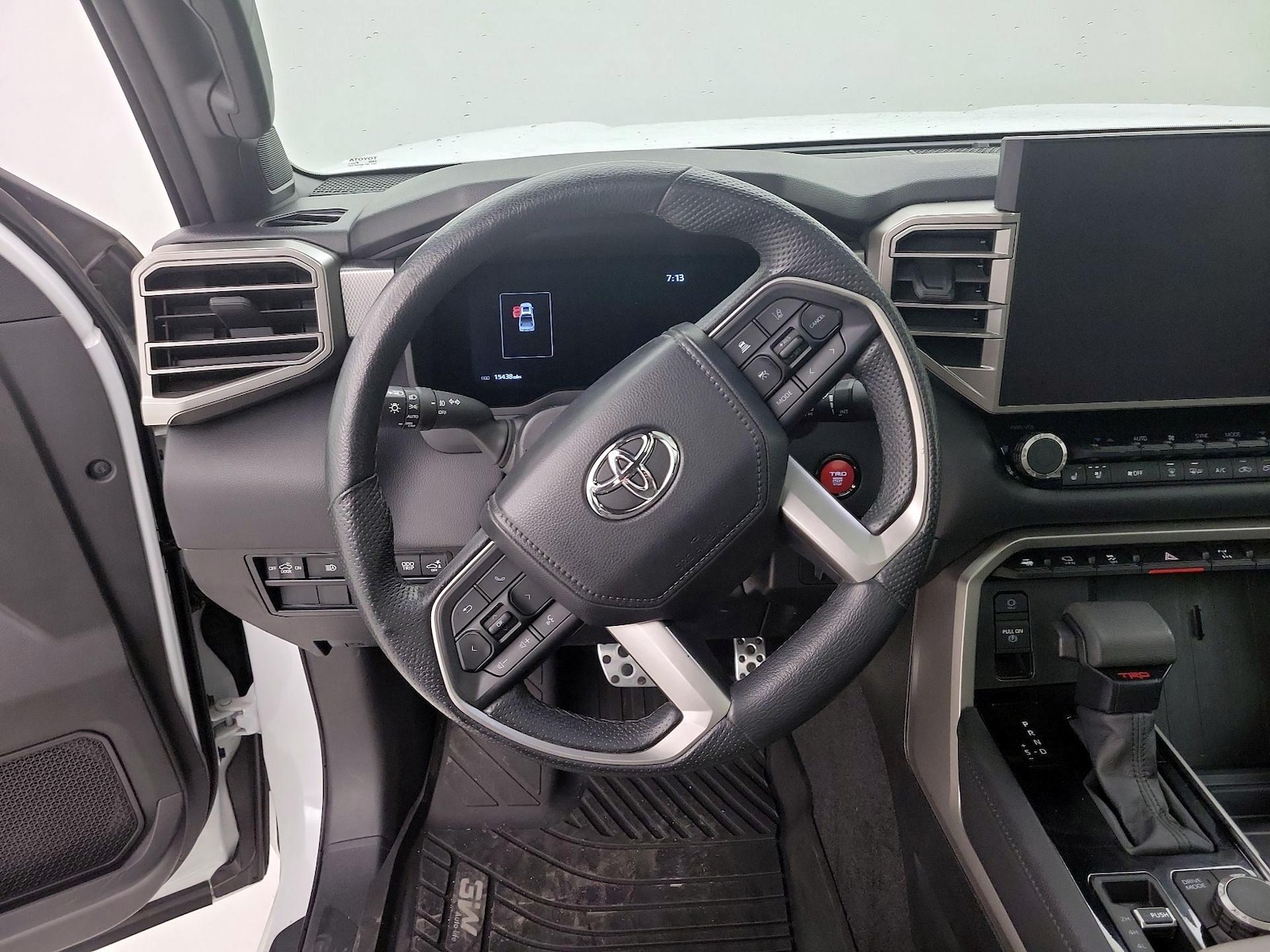 2025 Toyota Tundra Limited - Photo 11