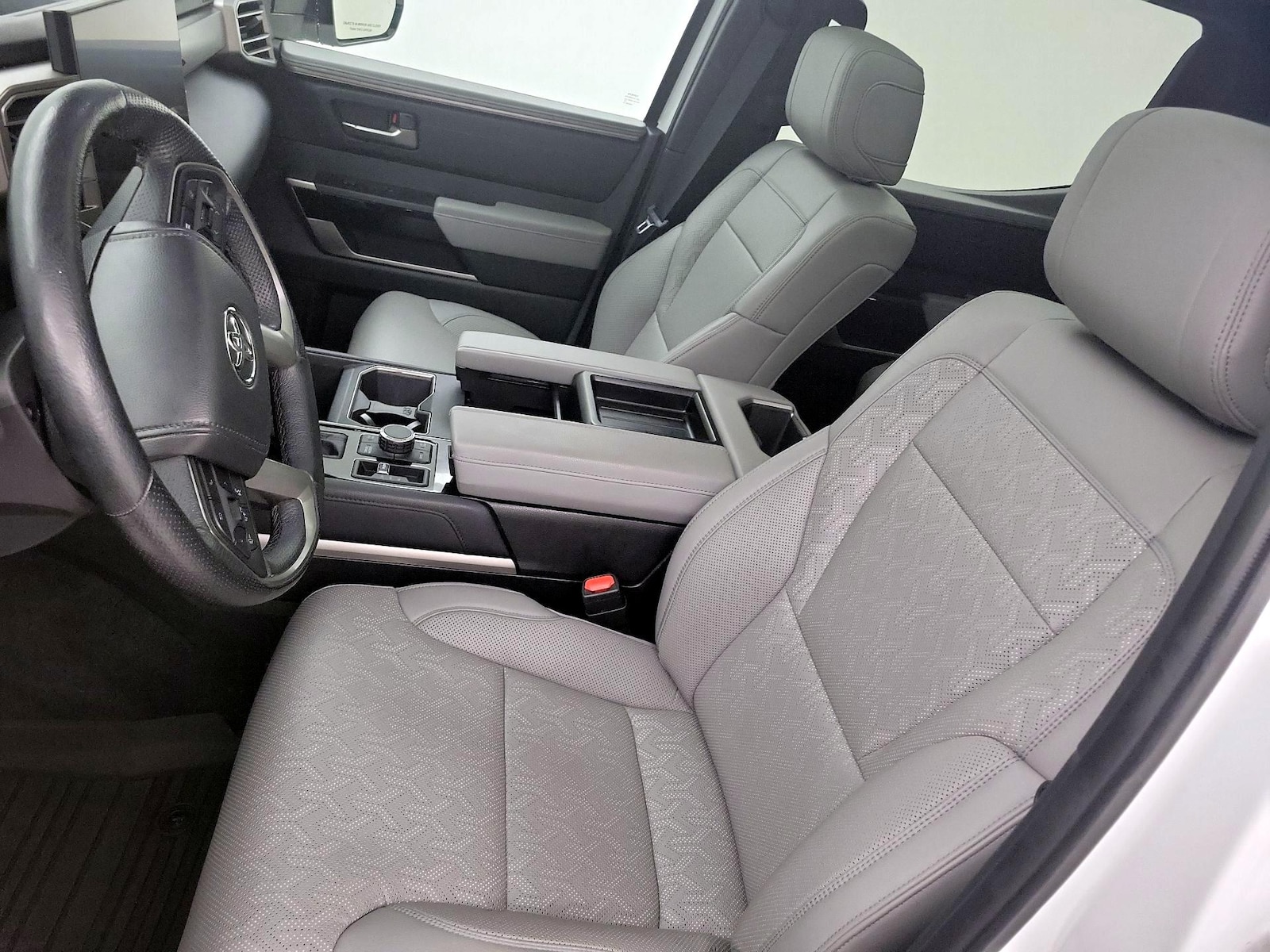 2025 Toyota Tundra Limited - Photo 12