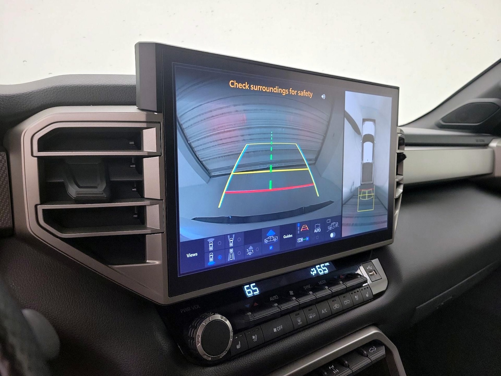 2025 Toyota Tundra Limited - Photo 15