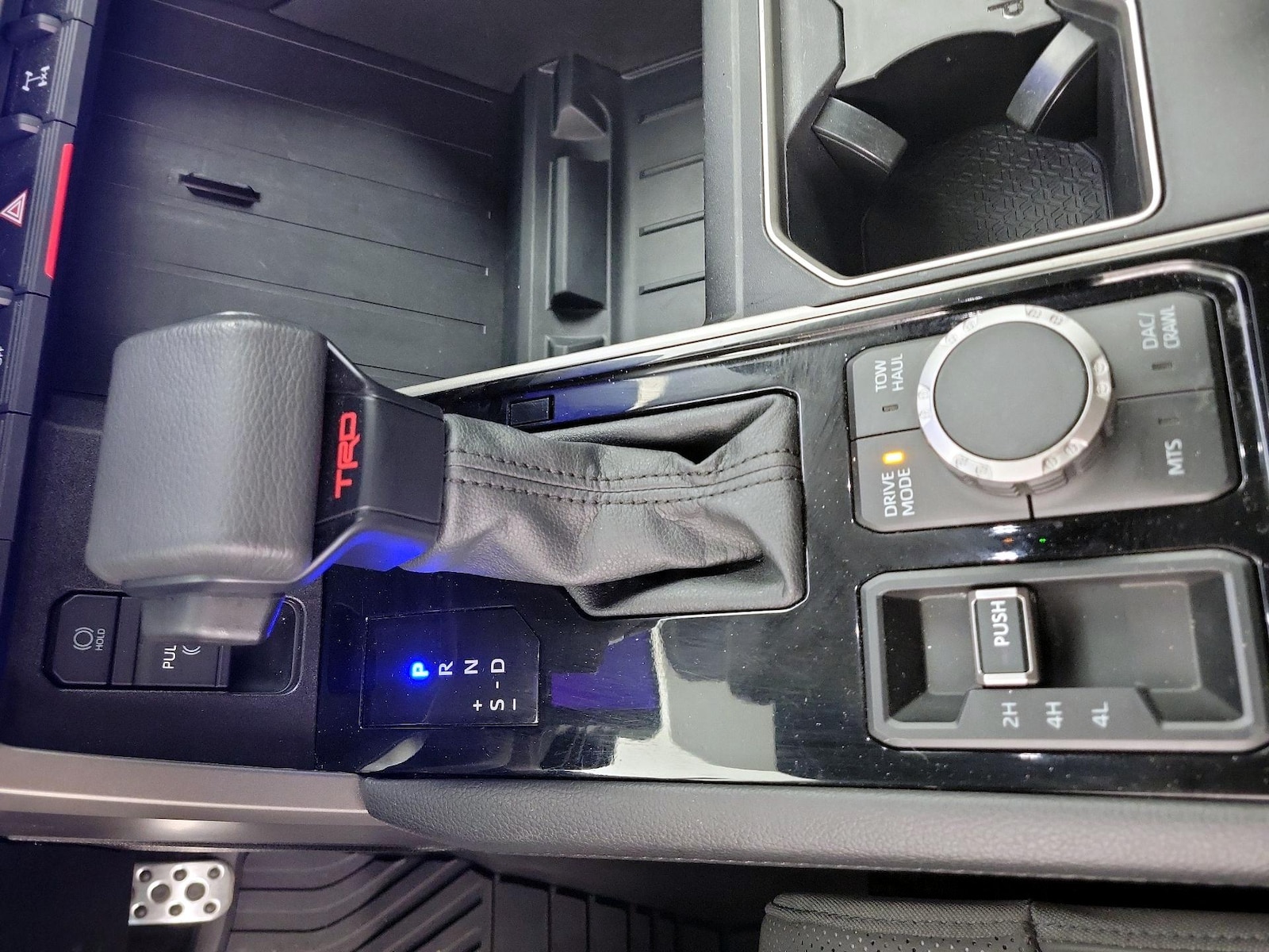2025 Toyota Tundra Limited - Photo 18