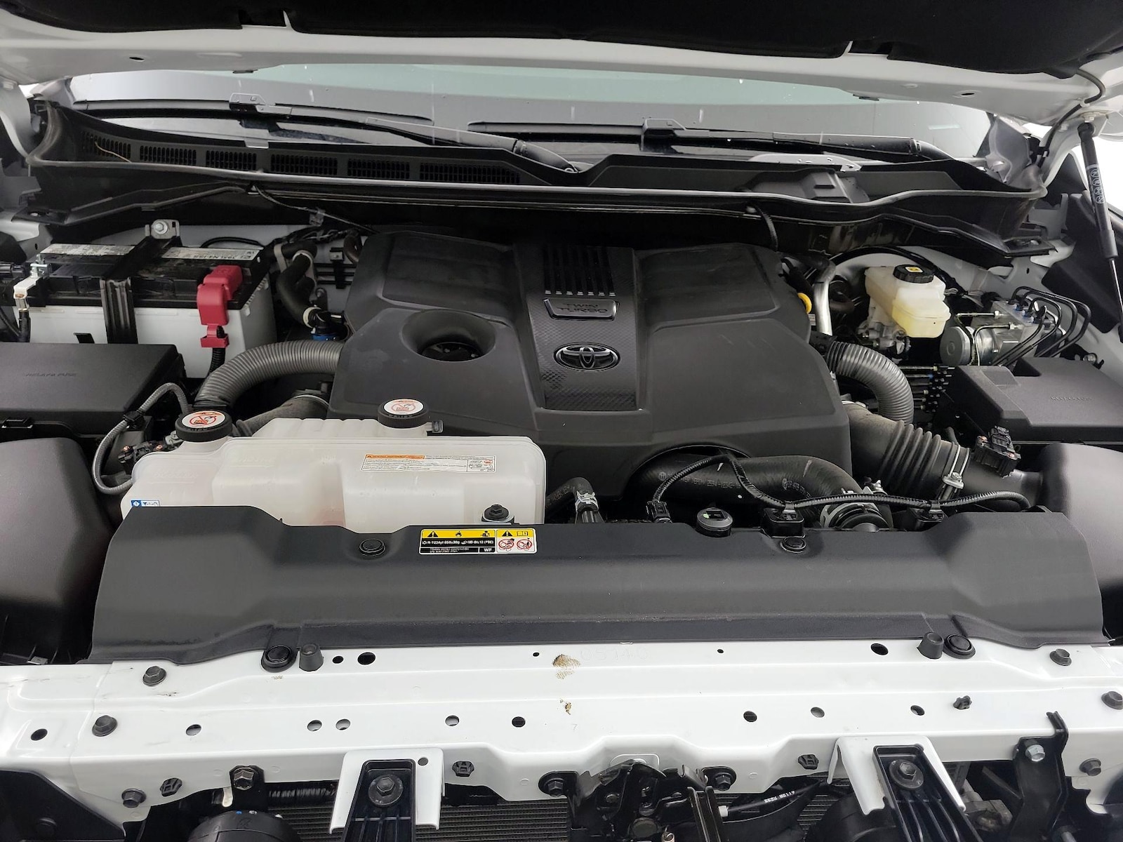 2025 Toyota Tundra Limited - Photo 23
