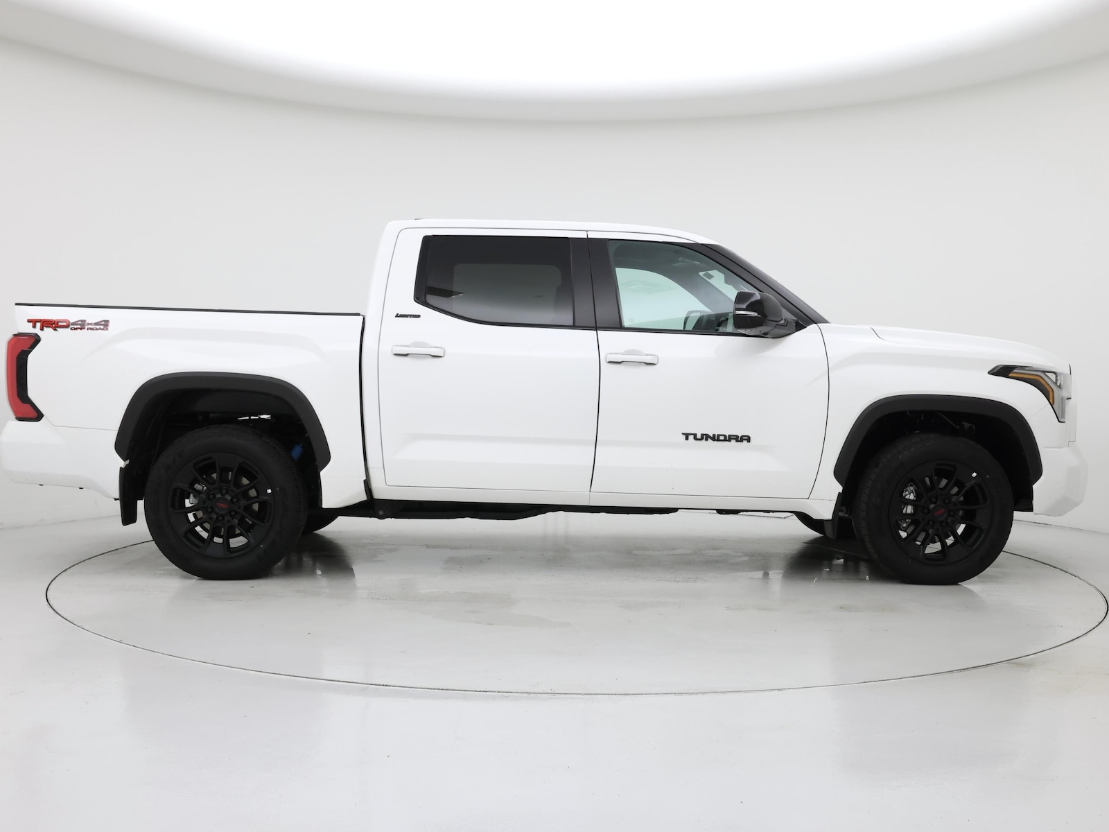2025 Toyota Tundra Limited - Photo 8