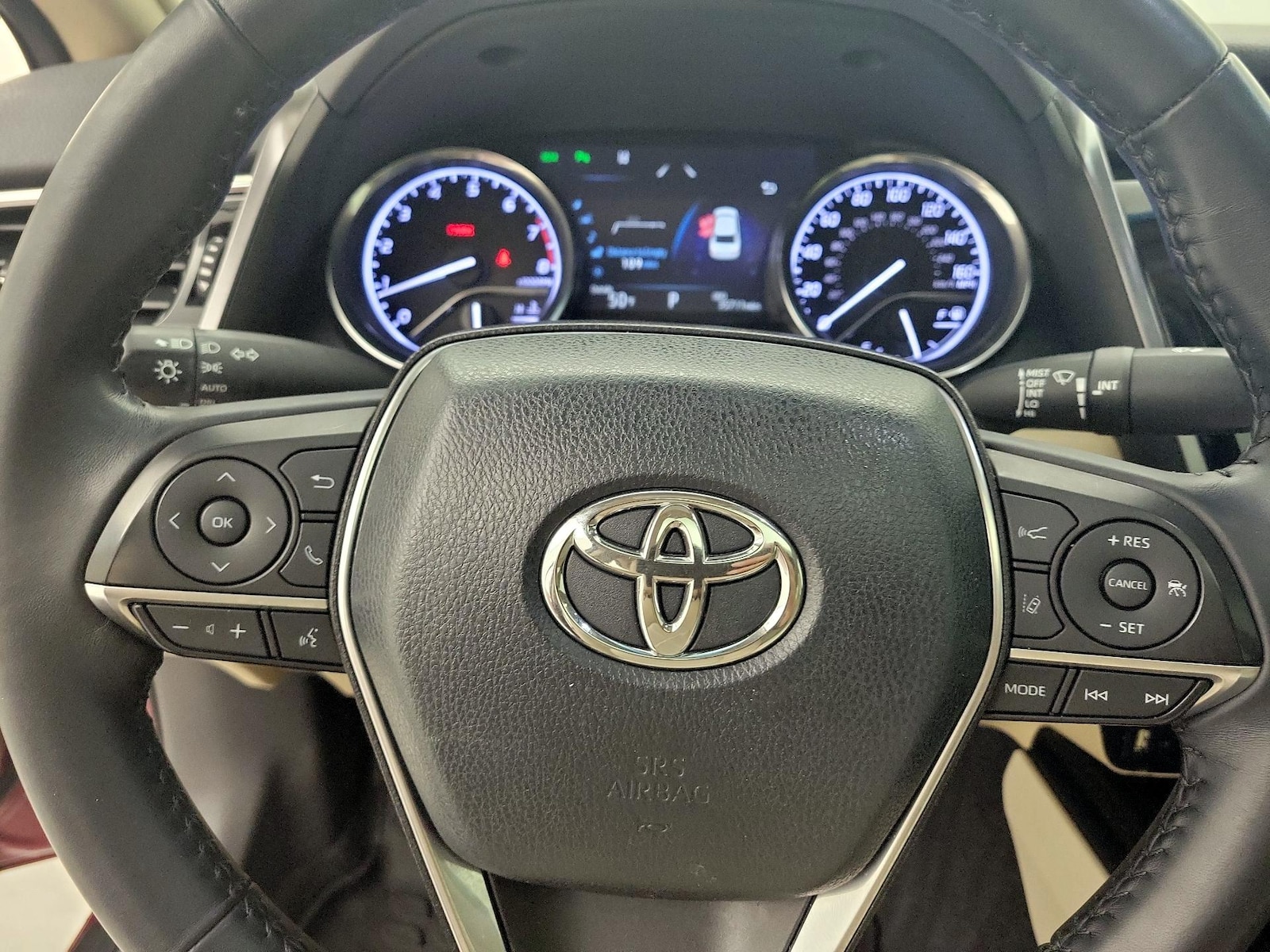 2018 Toyota Camry XLE - Photo 11