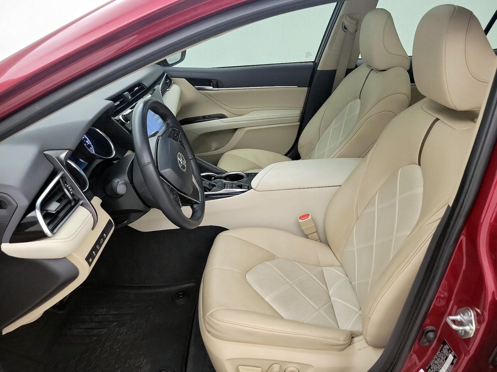 2018 Toyota Camry XLE - Photo 12
