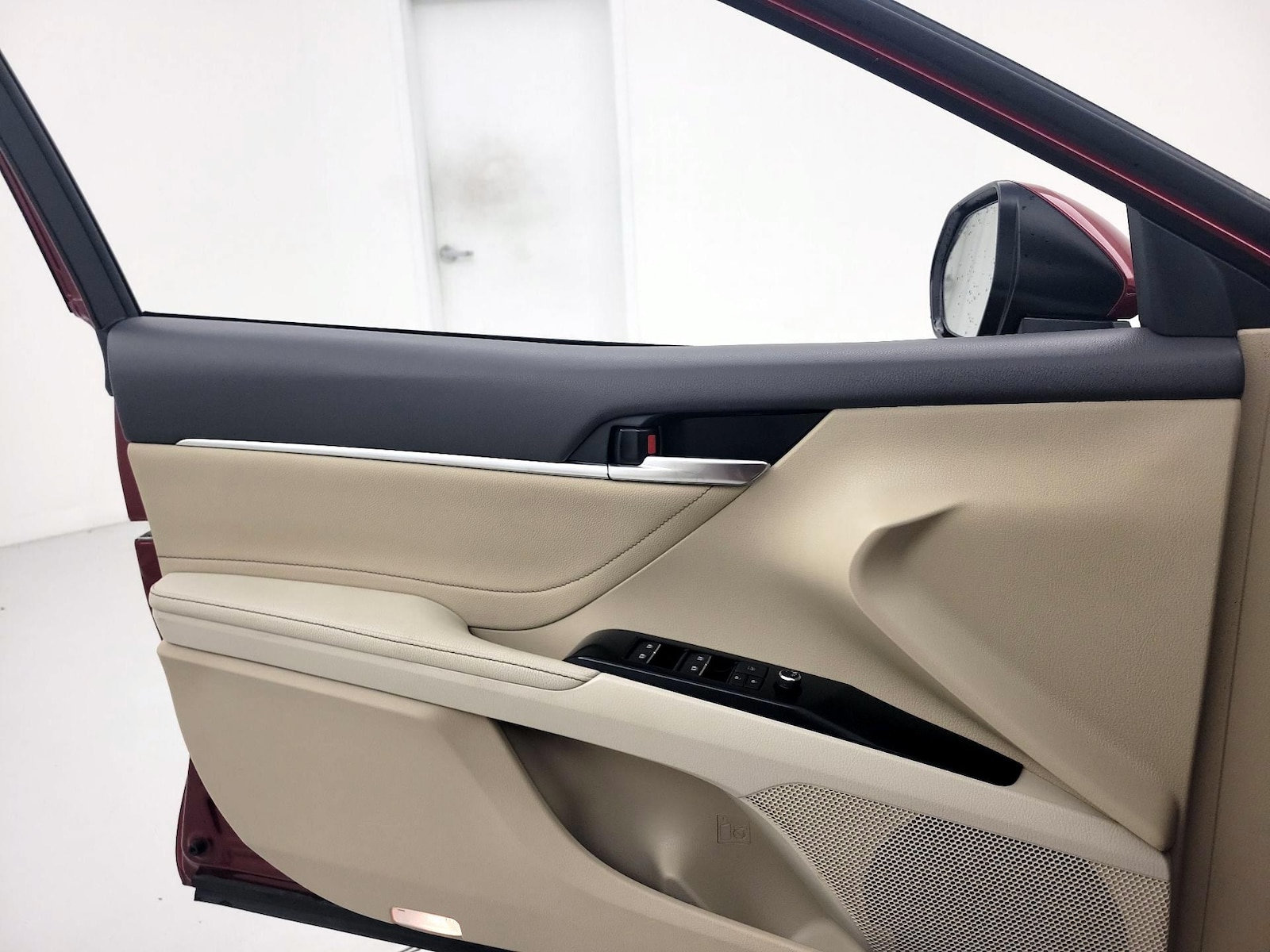 2018 Toyota Camry XLE - Photo 13