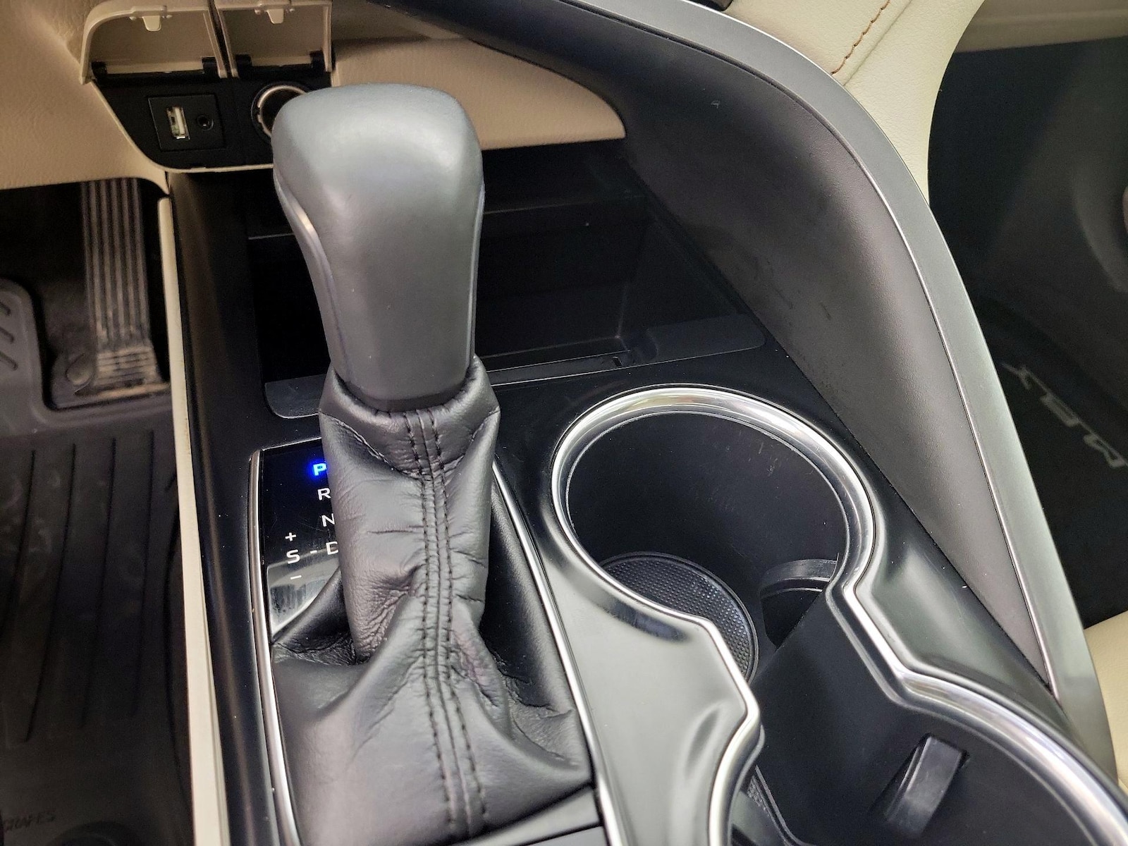 2018 Toyota Camry XLE - Photo 19