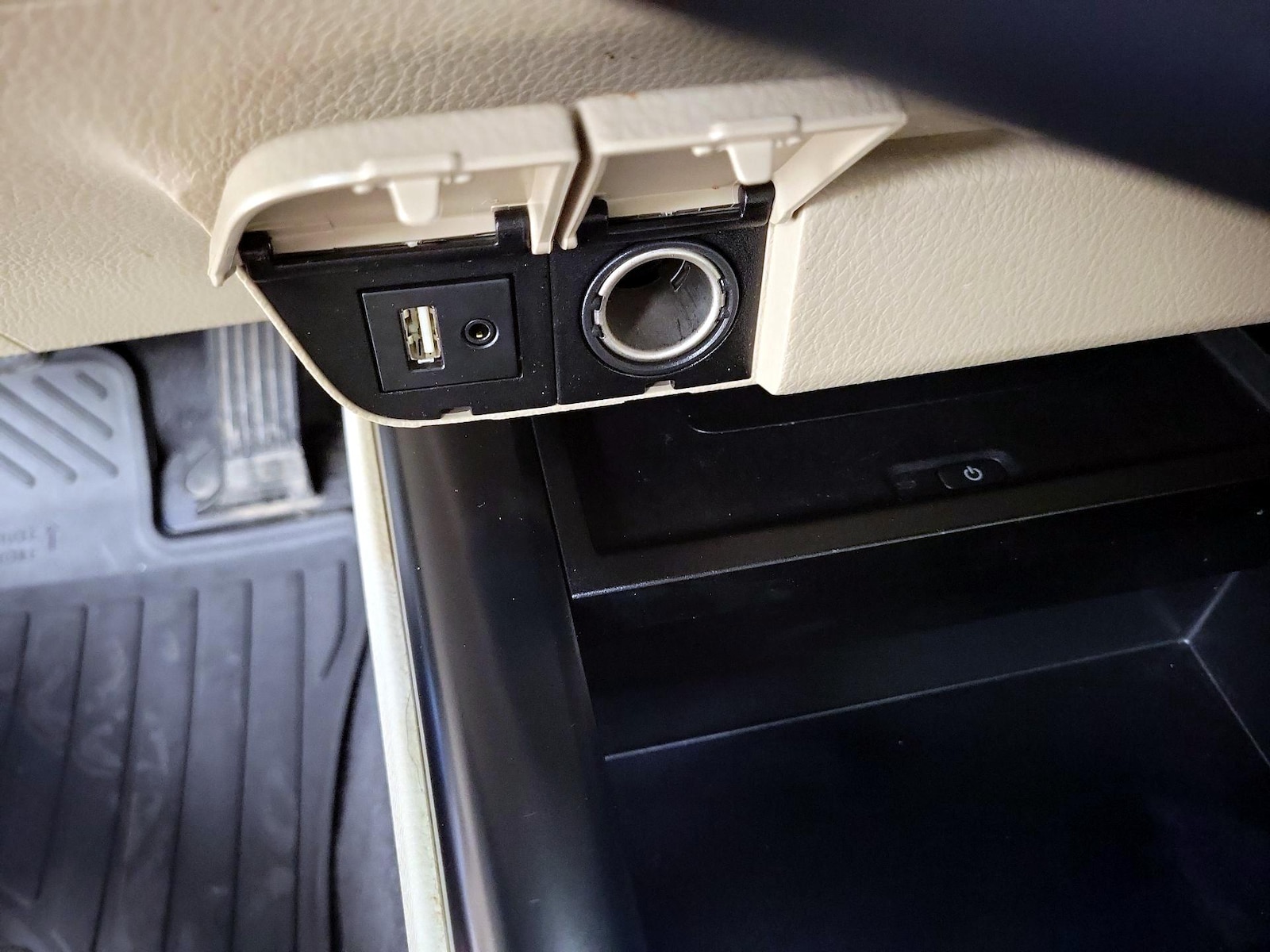 2018 Toyota Camry XLE - Photo 20