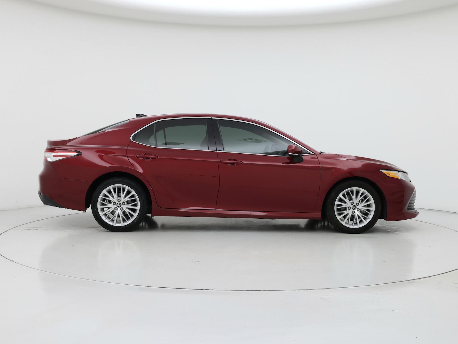 2018 Toyota Camry XLE - Photo 8