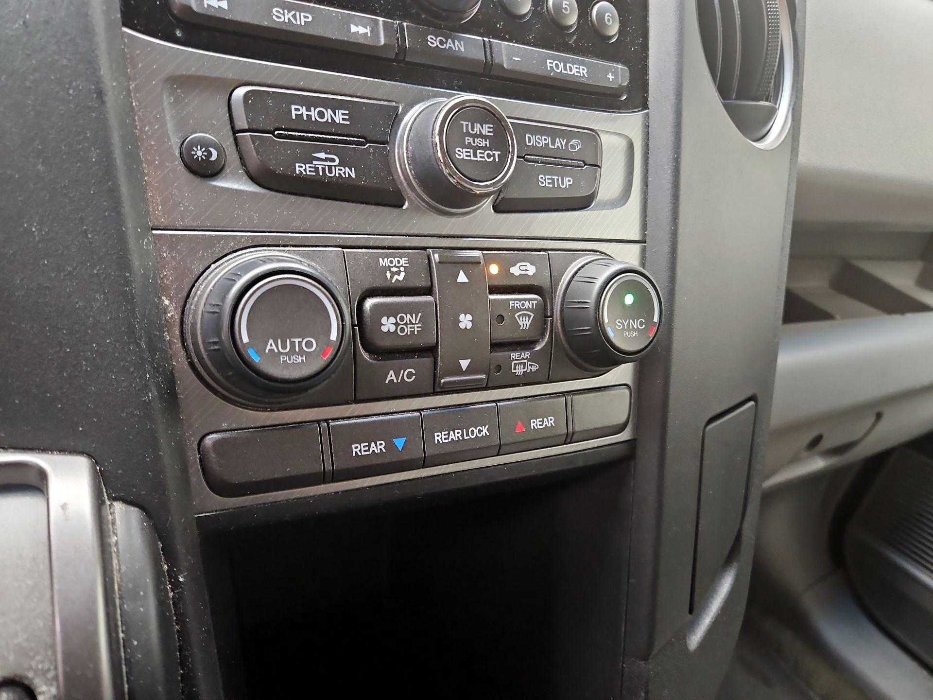 Thumbnail: 2015 Honda Pilot - 16