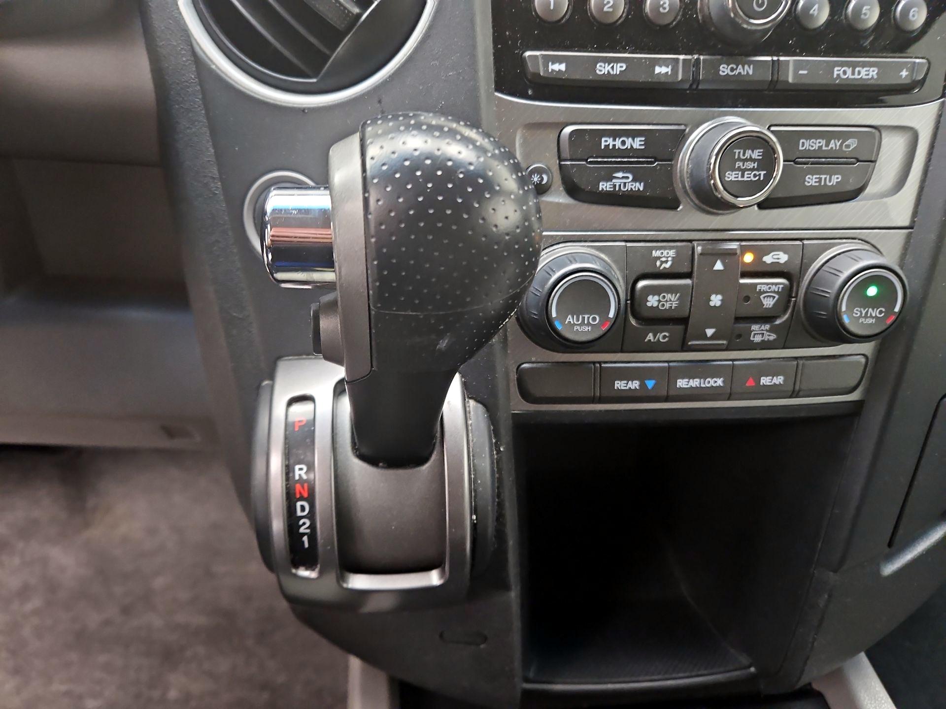 Thumbnail: 2015 Honda Pilot - 17