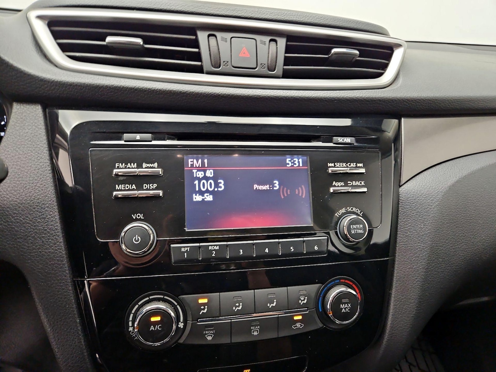 2016 Nissan Rogue S - Photo 16