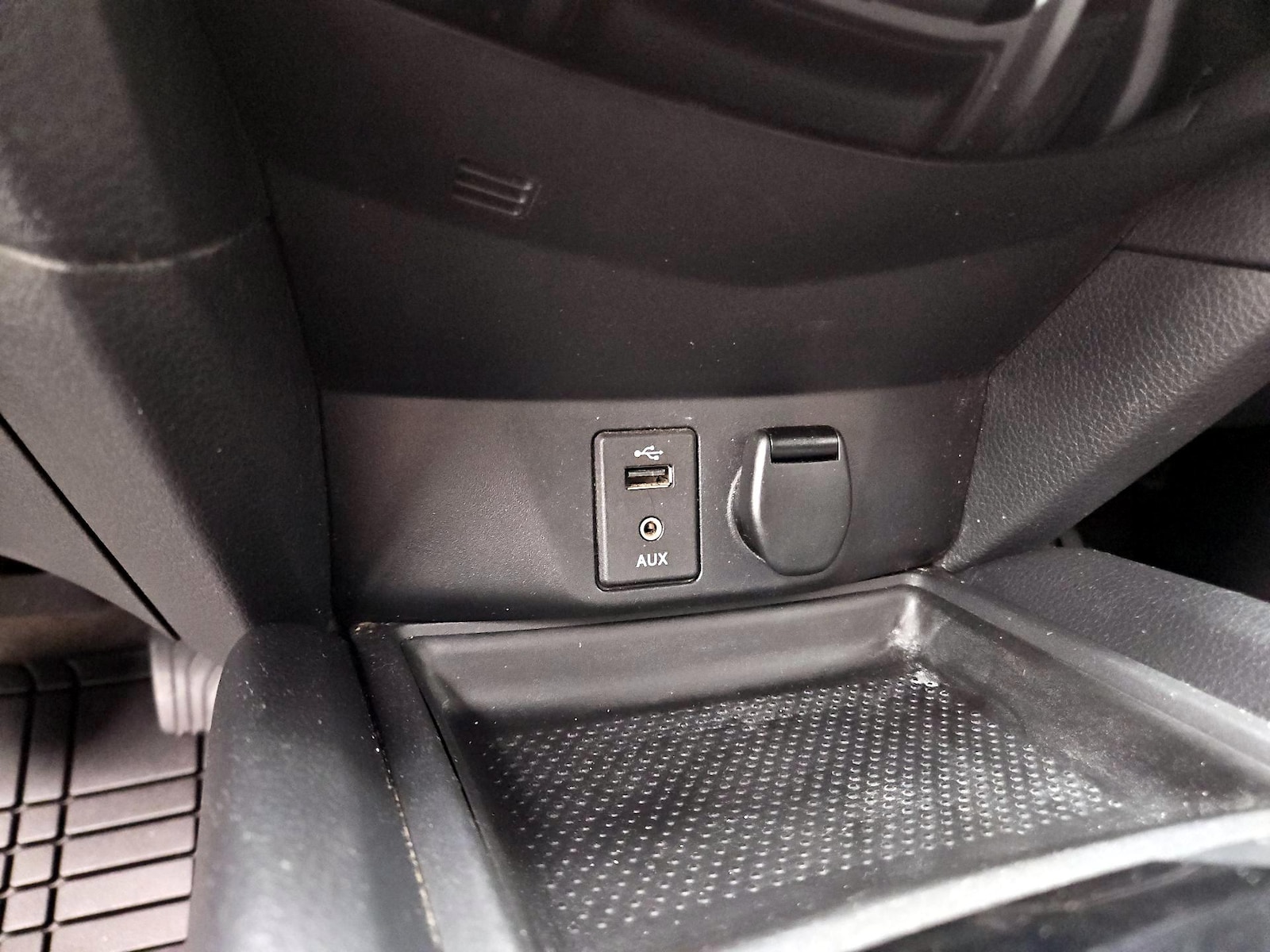 2016 Nissan Rogue S - Photo 19