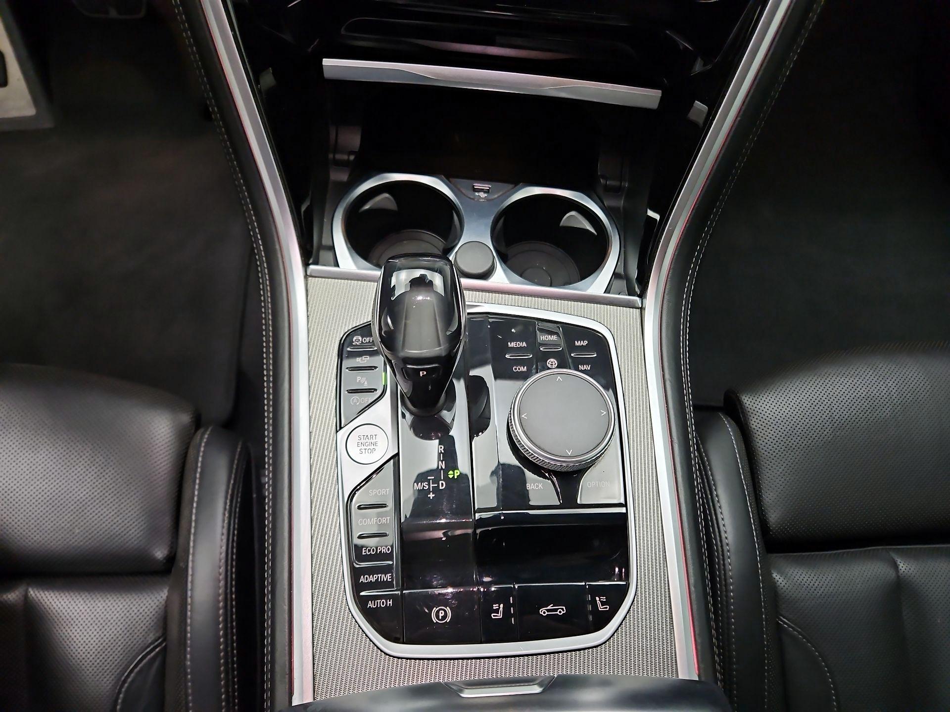 Thumbnail: 2022 BMW 8 Series - 18