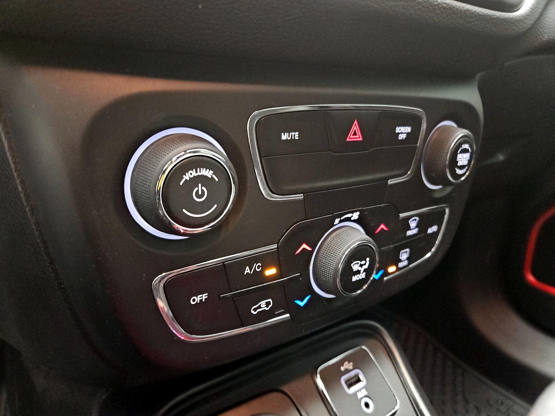 Thumbnail: 2018 Jeep Compass - 16