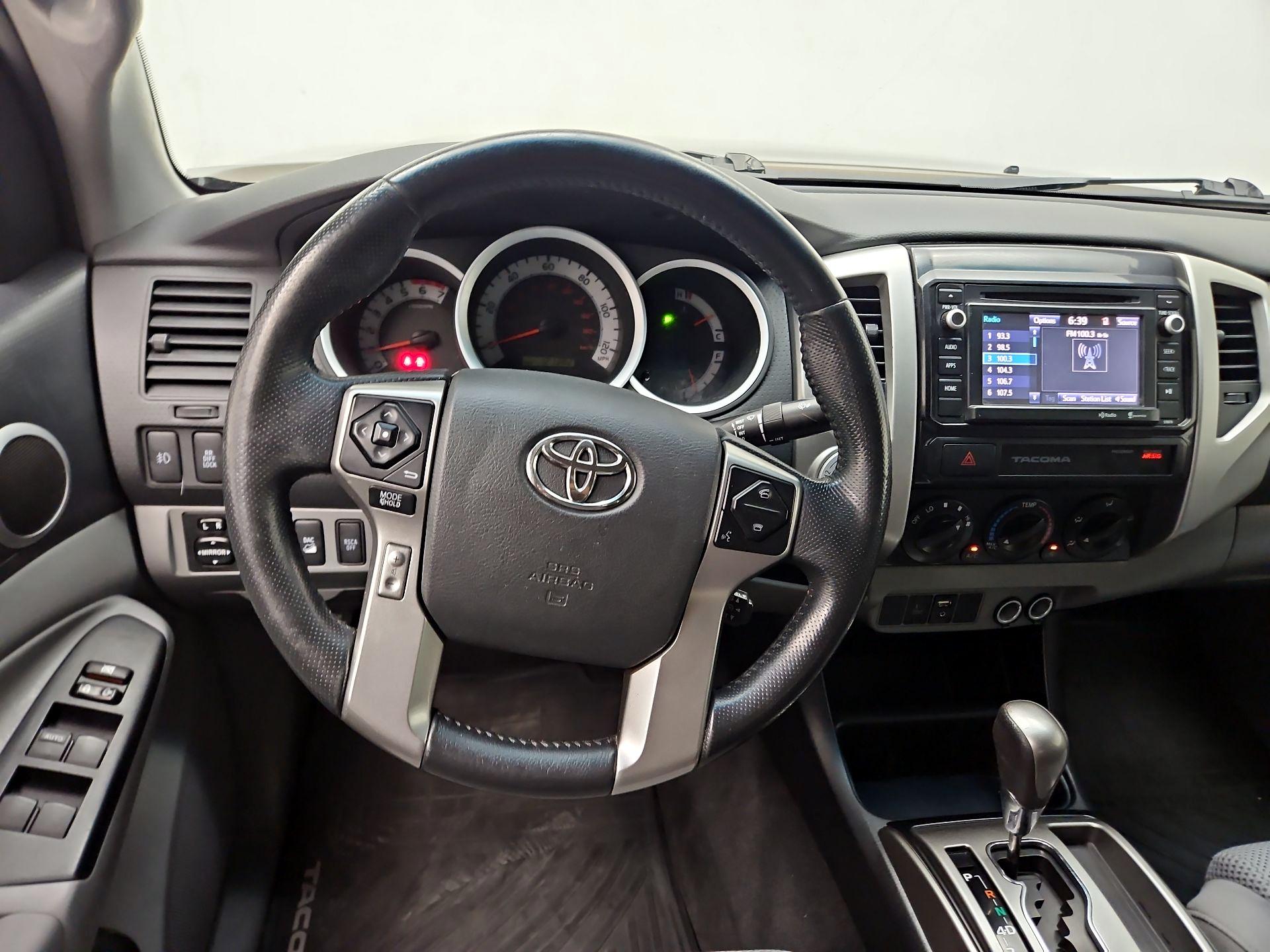 Thumbnail: 2015 Toyota Tacoma - 10
