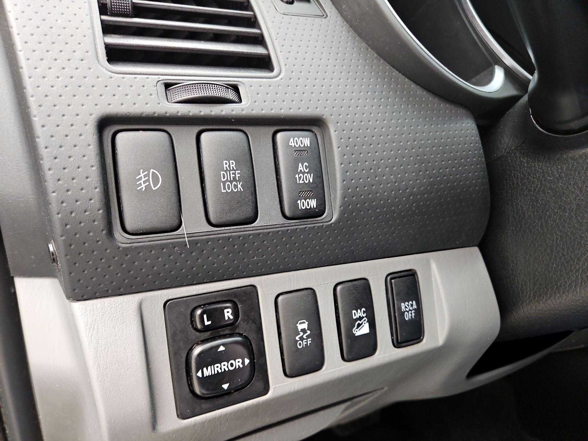 Thumbnail: 2015 Toyota Tacoma - 13