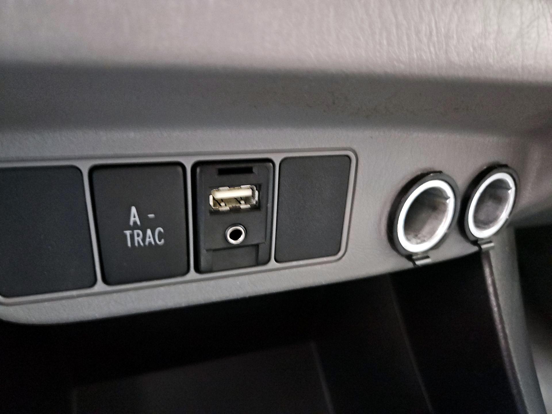 Thumbnail: 2015 Toyota Tacoma - 18