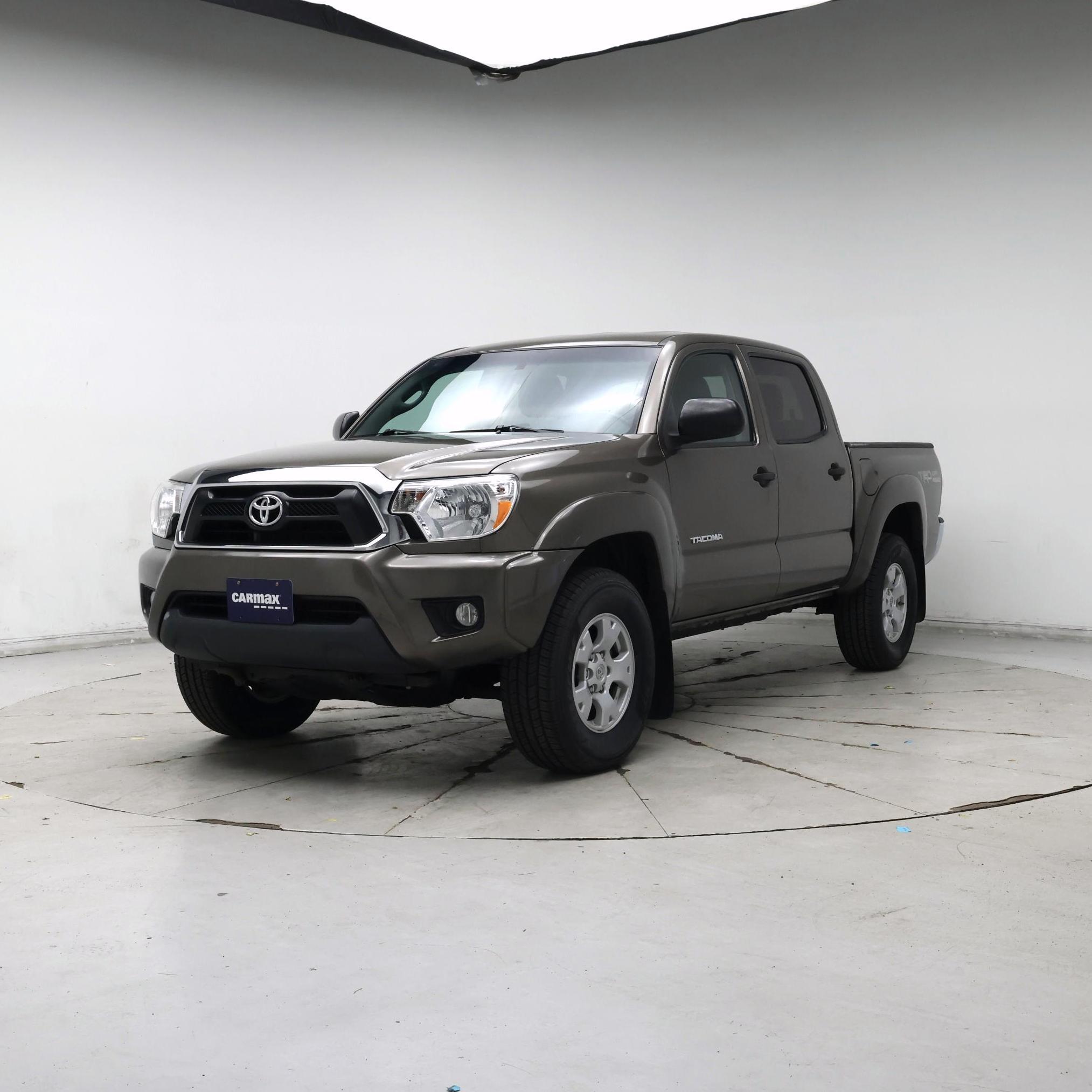 Thumbnail: 2015 Toyota Tacoma - 4