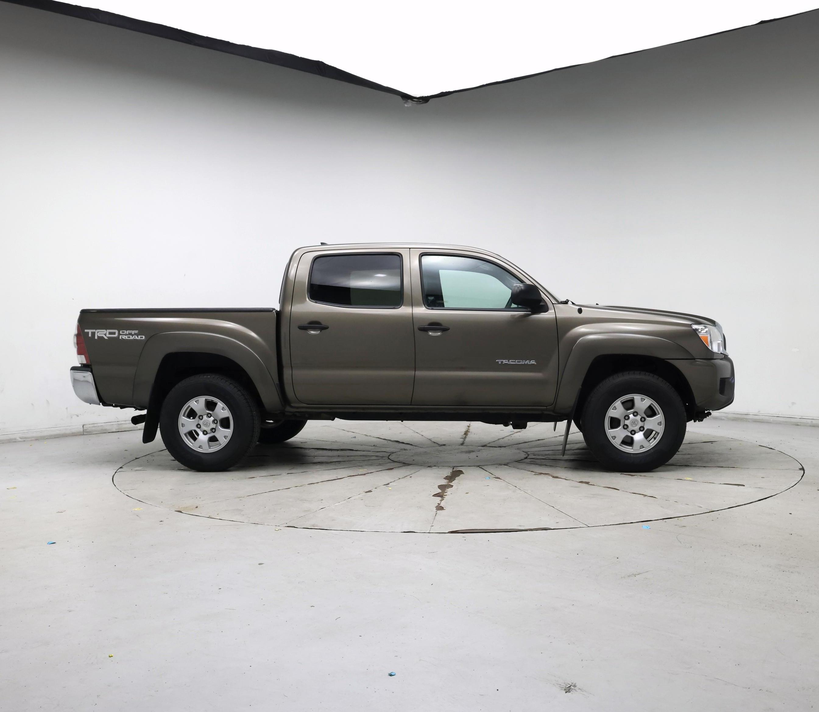 Thumbnail: 2015 Toyota Tacoma - 7