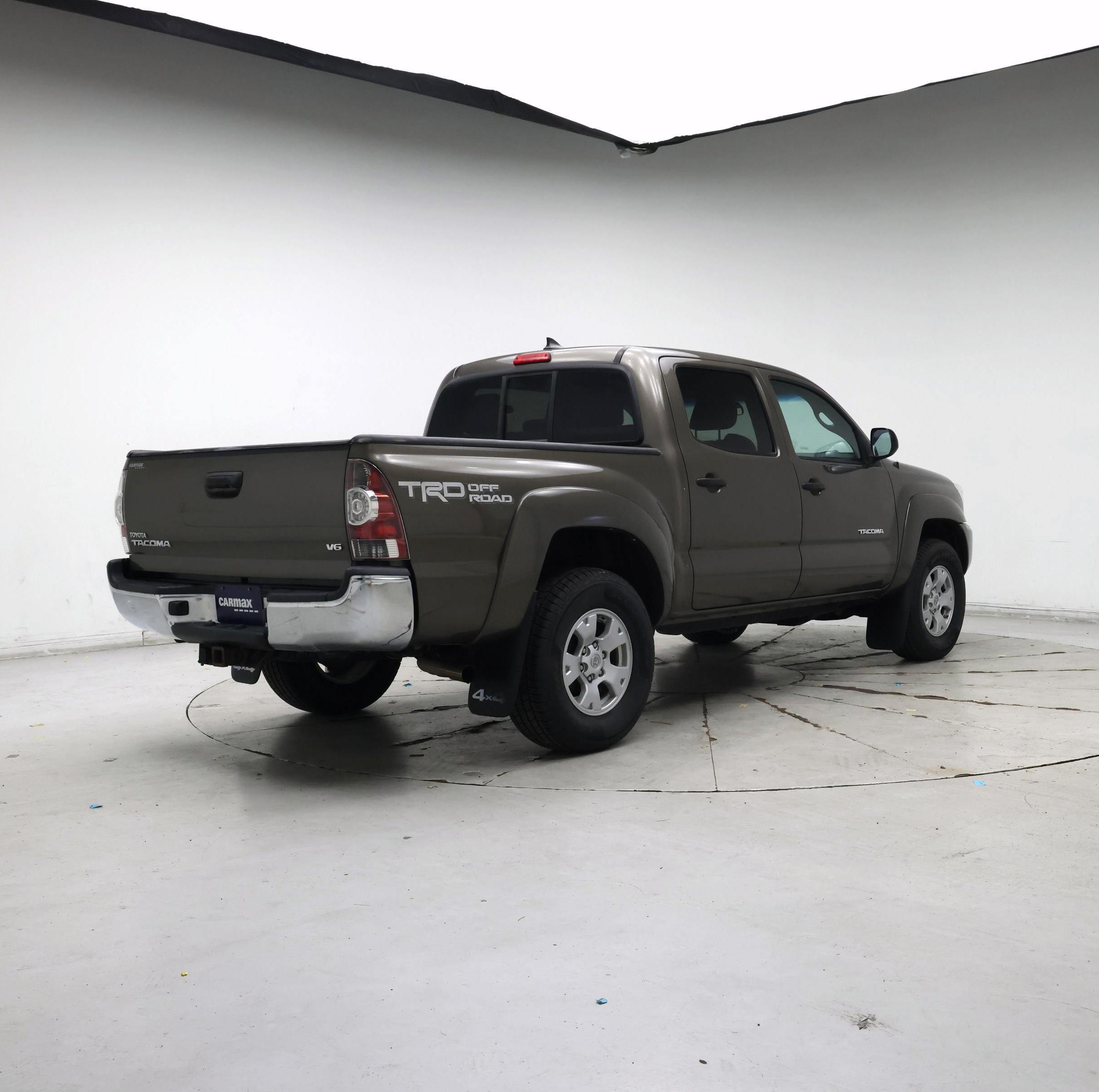 Thumbnail: 2015 Toyota Tacoma - 8