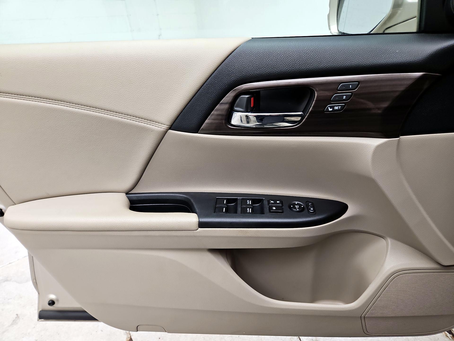 Thumbnail: 2016 Honda Accord - 12
