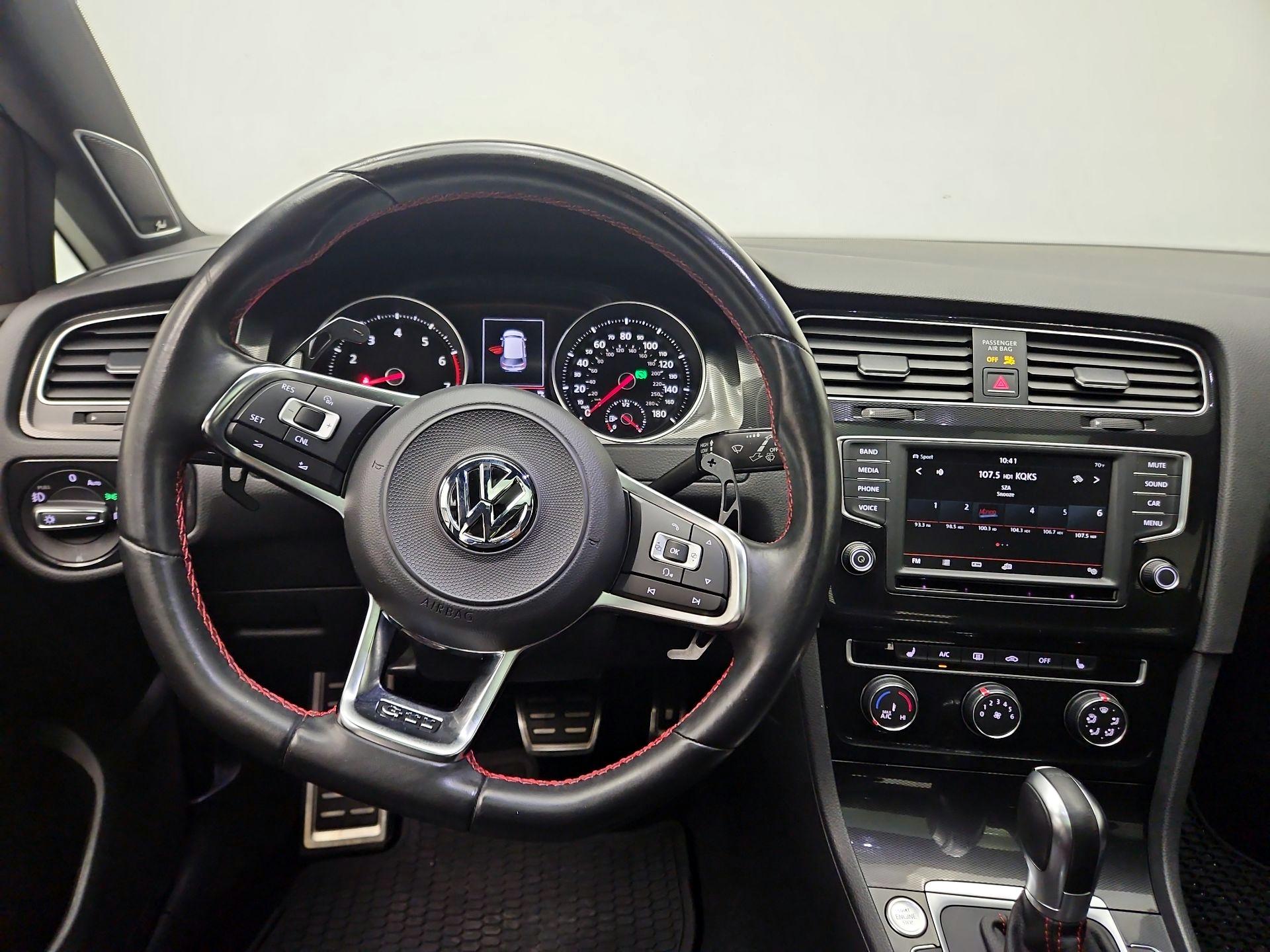 Thumbnail: 2017 Volkswagen Golf - 10