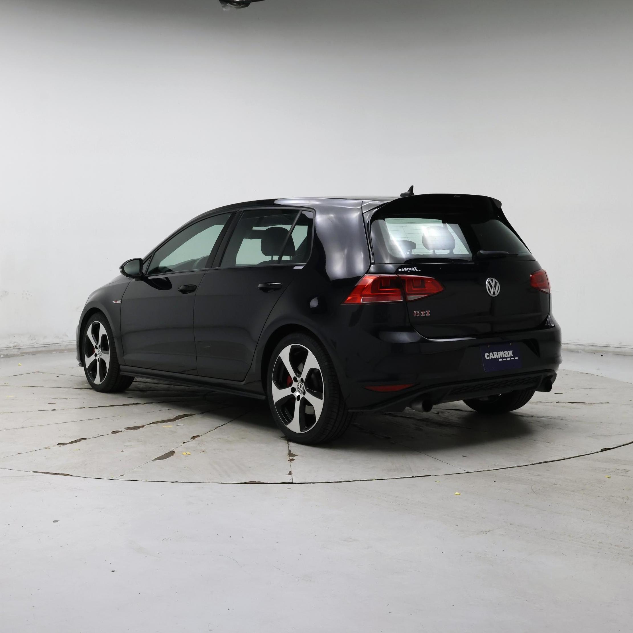 Thumbnail: 2017 Volkswagen Golf - 2