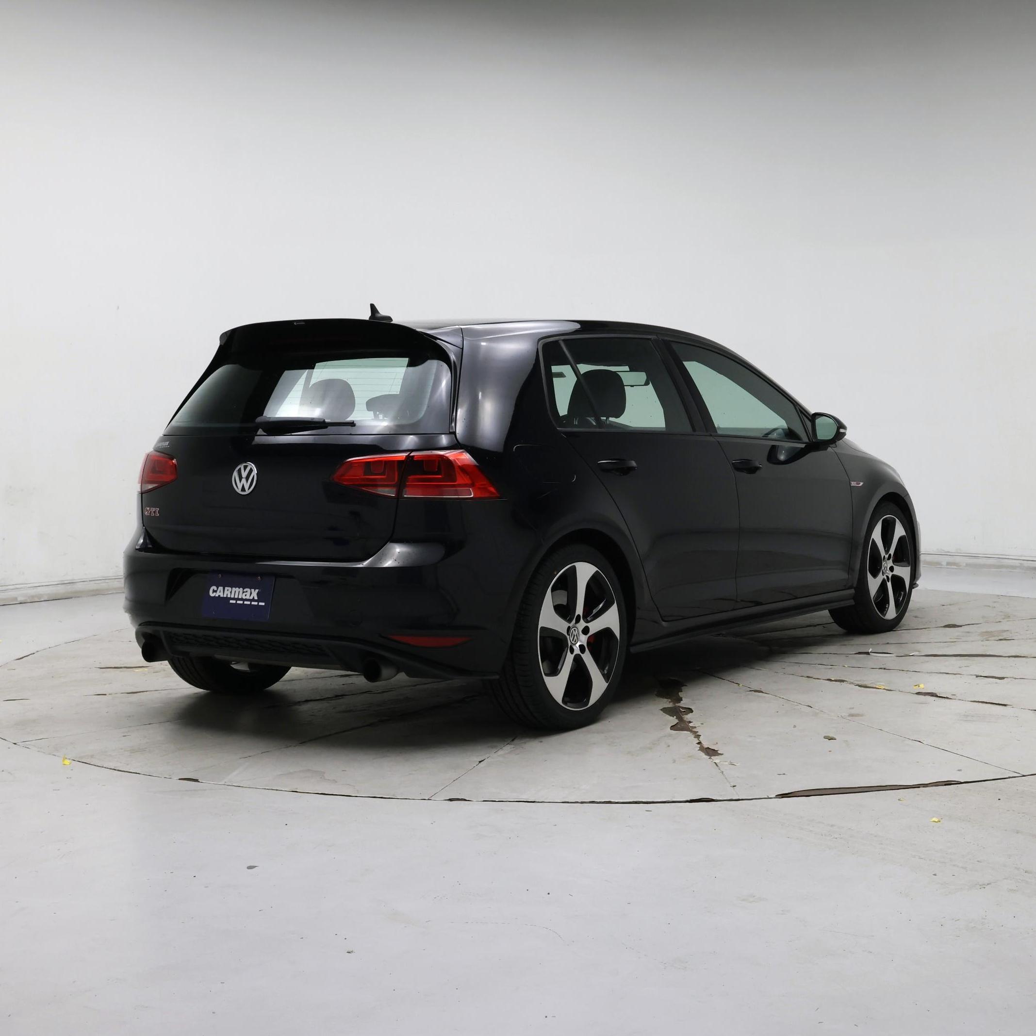 Thumbnail: 2017 Volkswagen Golf - 8